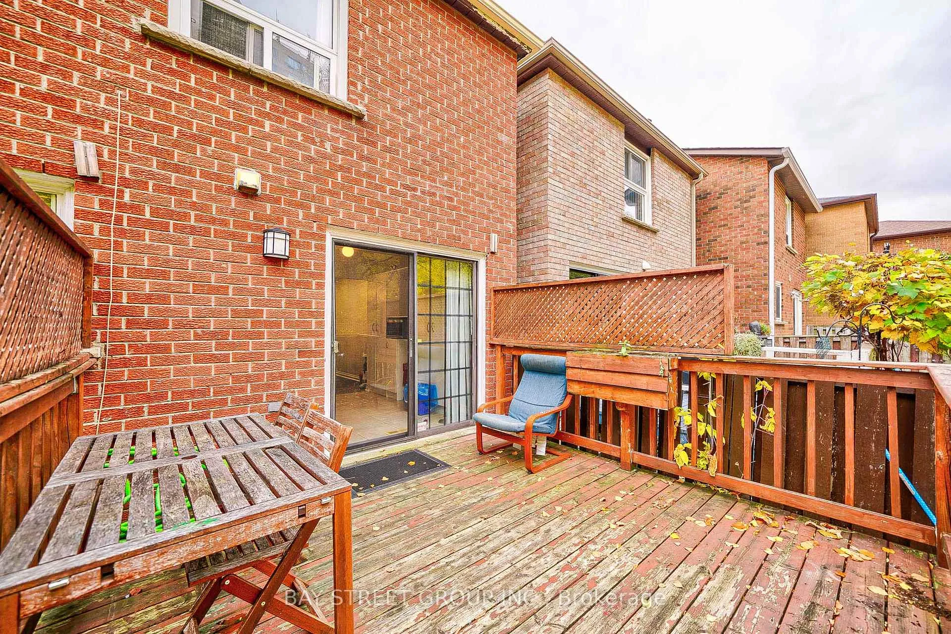Photo 42 of 105 Patrice Crescent, Vaughan, Crestwood-Springfarm-Yorkhill — HOMEH