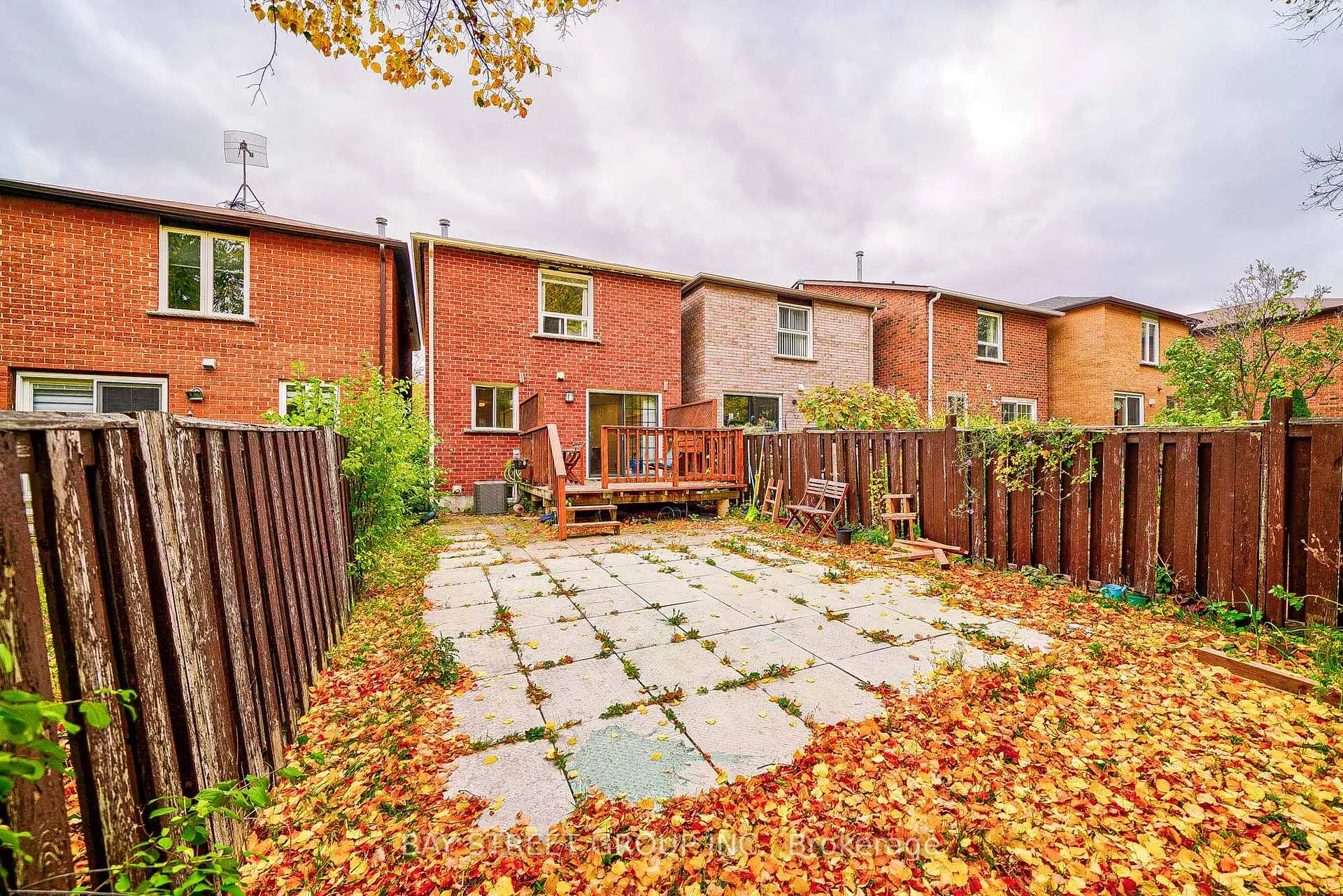 Photo 44 of 105 Patrice Crescent, Vaughan, Crestwood-Springfarm-Yorkhill — HOMEH