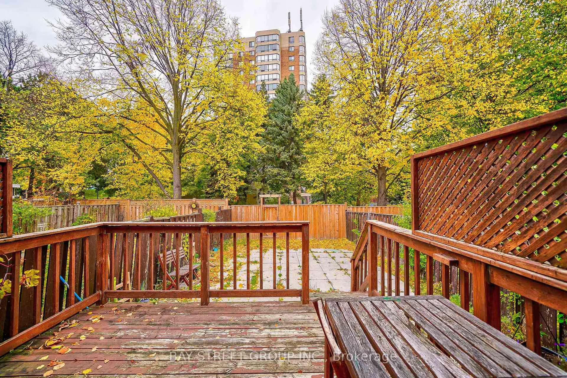 Photo 46 of 105 Patrice Crescent, Vaughan, Crestwood-Springfarm-Yorkhill — HOMEH
