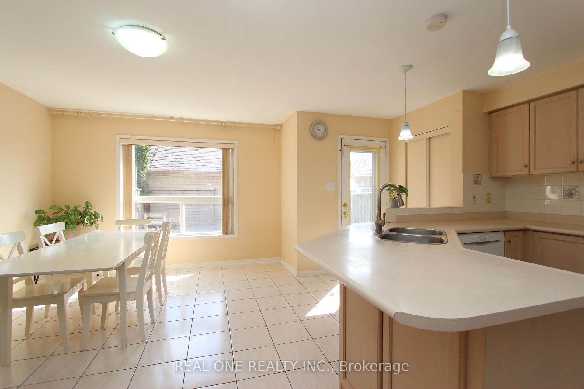 Photo 8 of 51 Forest Run Boulevard, Vaughan, Patterson — HOMEH