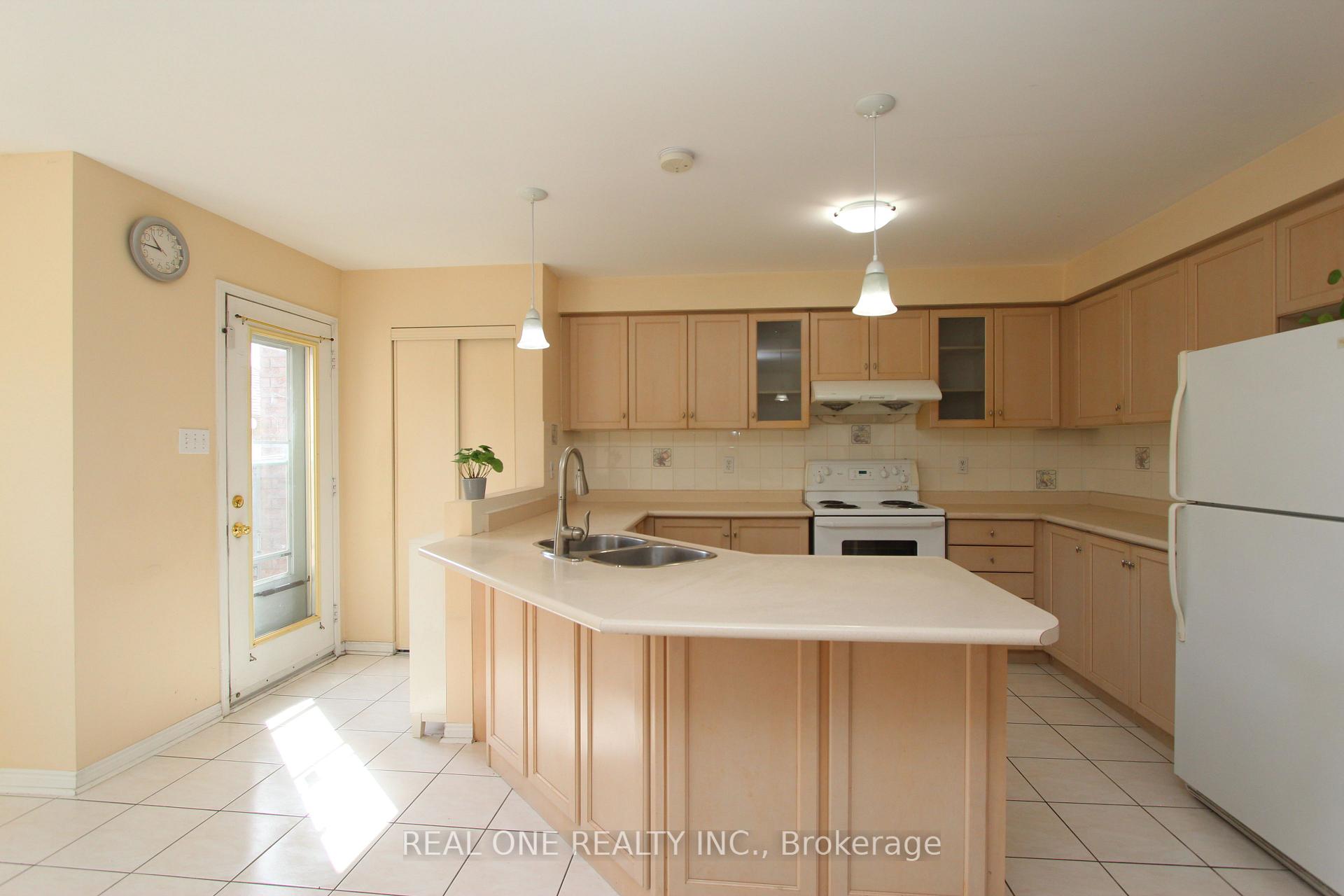 Photo 10 of 51 Forest Run Boulevard, Vaughan, Patterson — HOMEH