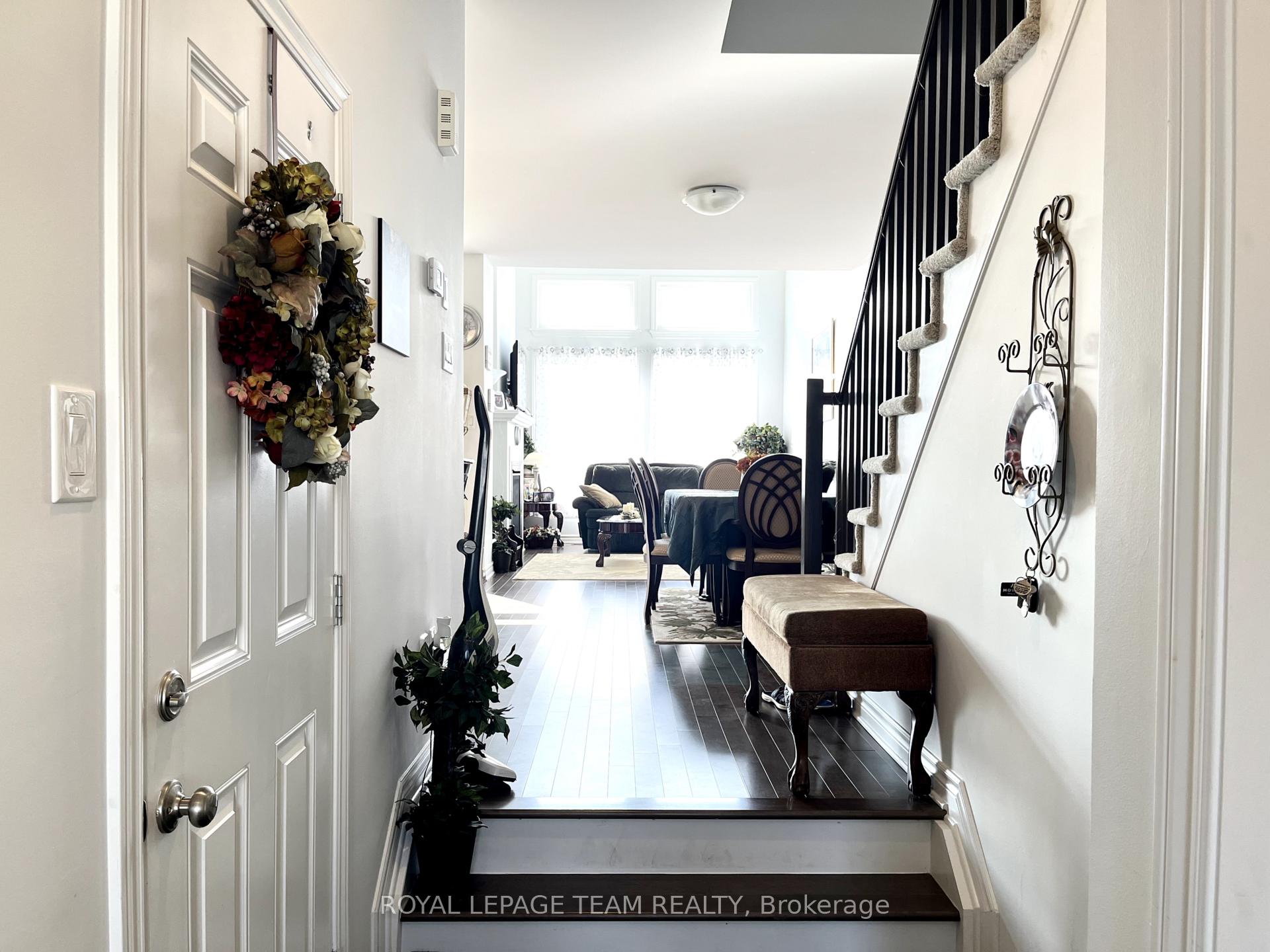 Photo 4 of 623 Capricorn Circle, Ottawa, Riverside South/Gloucester Glen — HOMEH