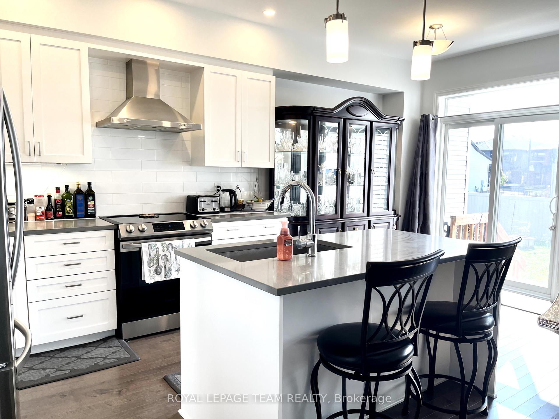 Photo 8 of 623 Capricorn Circle, Ottawa, Riverside South/Gloucester Glen — HOMEH