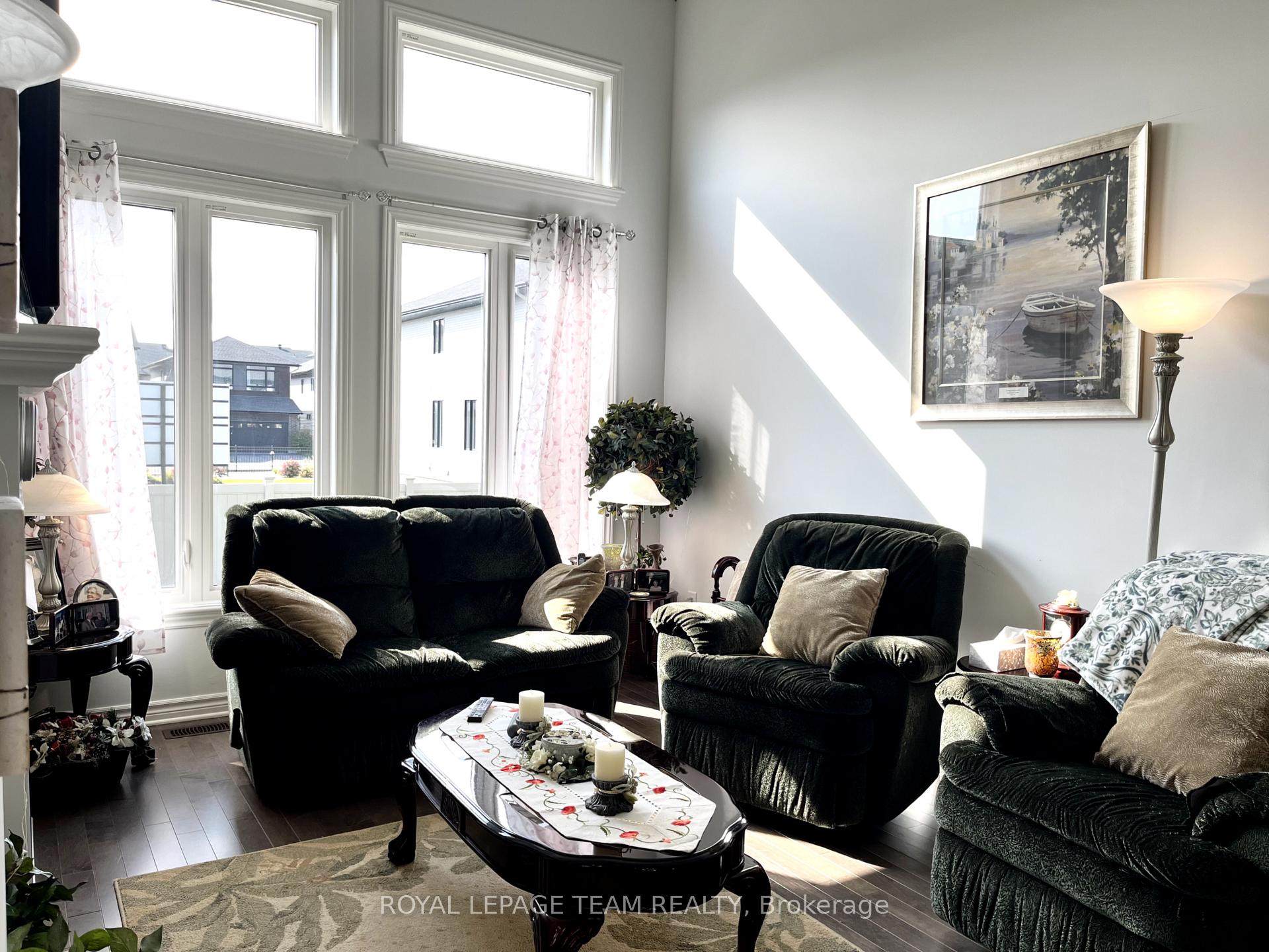 Photo 13 of 623 Capricorn Circle, Ottawa, Riverside South/Gloucester Glen — HOMEH