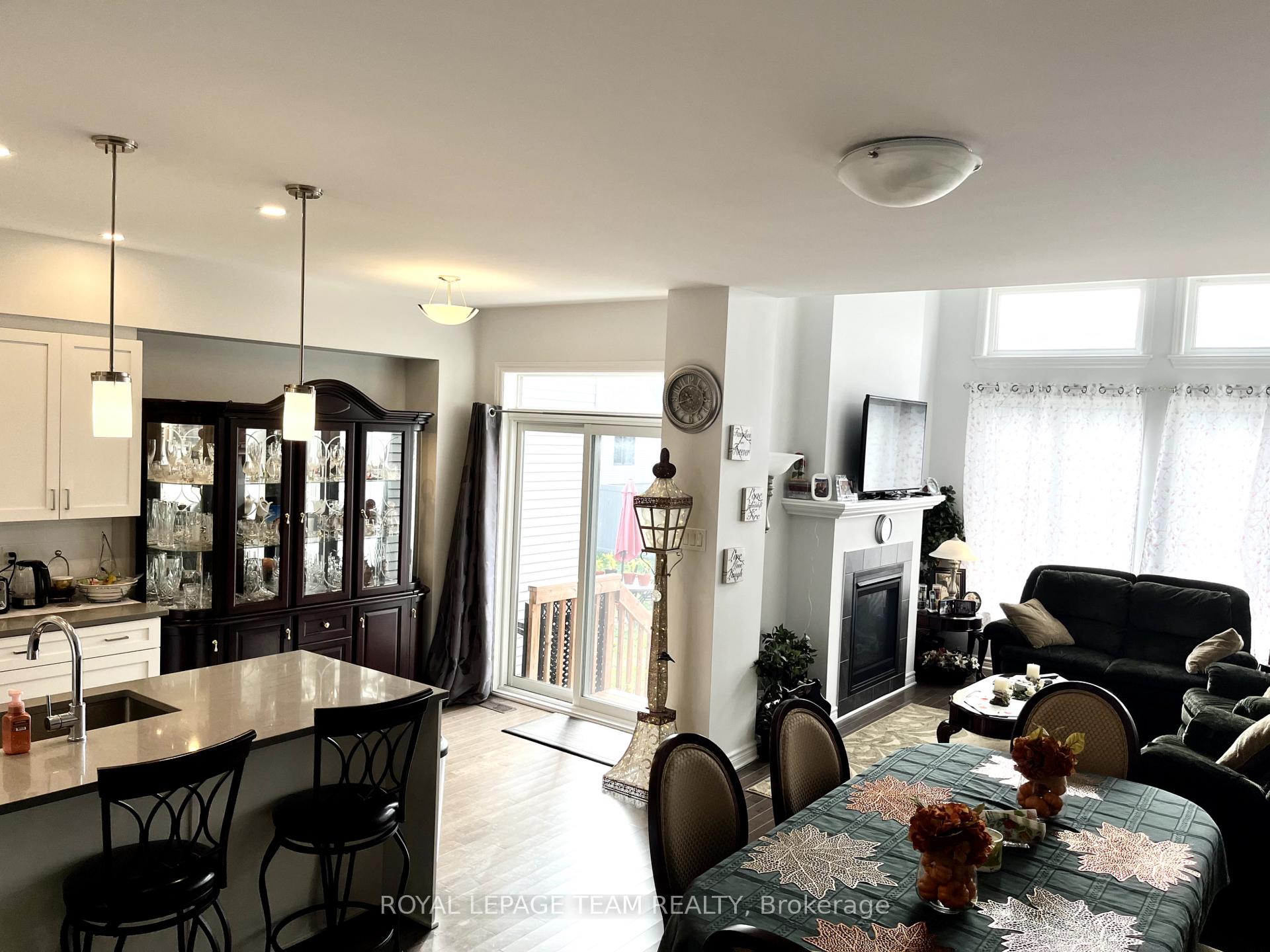 Photo 15 of 623 Capricorn Circle, Ottawa, Riverside South/Gloucester Glen — HOMEH