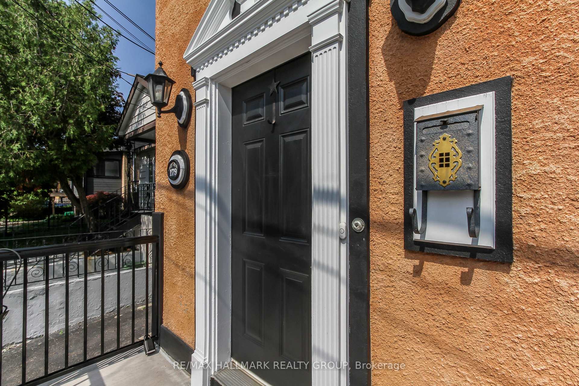 Photo 2 of 179 Genest Street, Ottawa, Vanier — HOMEH