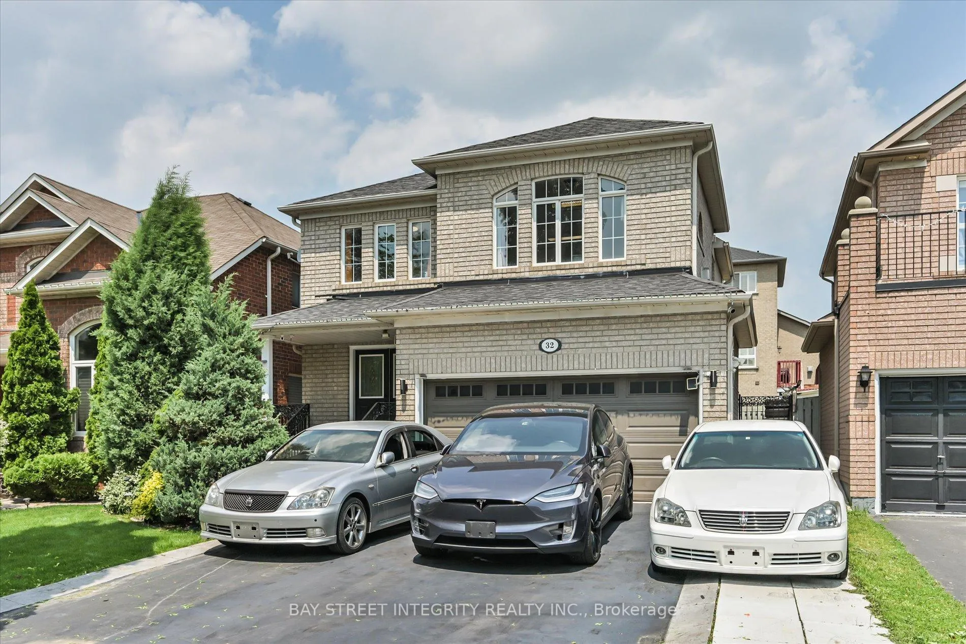 Photo 1 of 32 Sail Crescent, Vaughan, Vellore Village — HOMEH