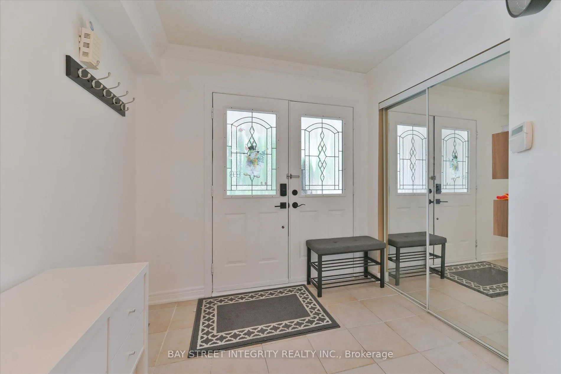 Photo 4 of 32 Sail Crescent, Vaughan, Vellore Village — HOMEH