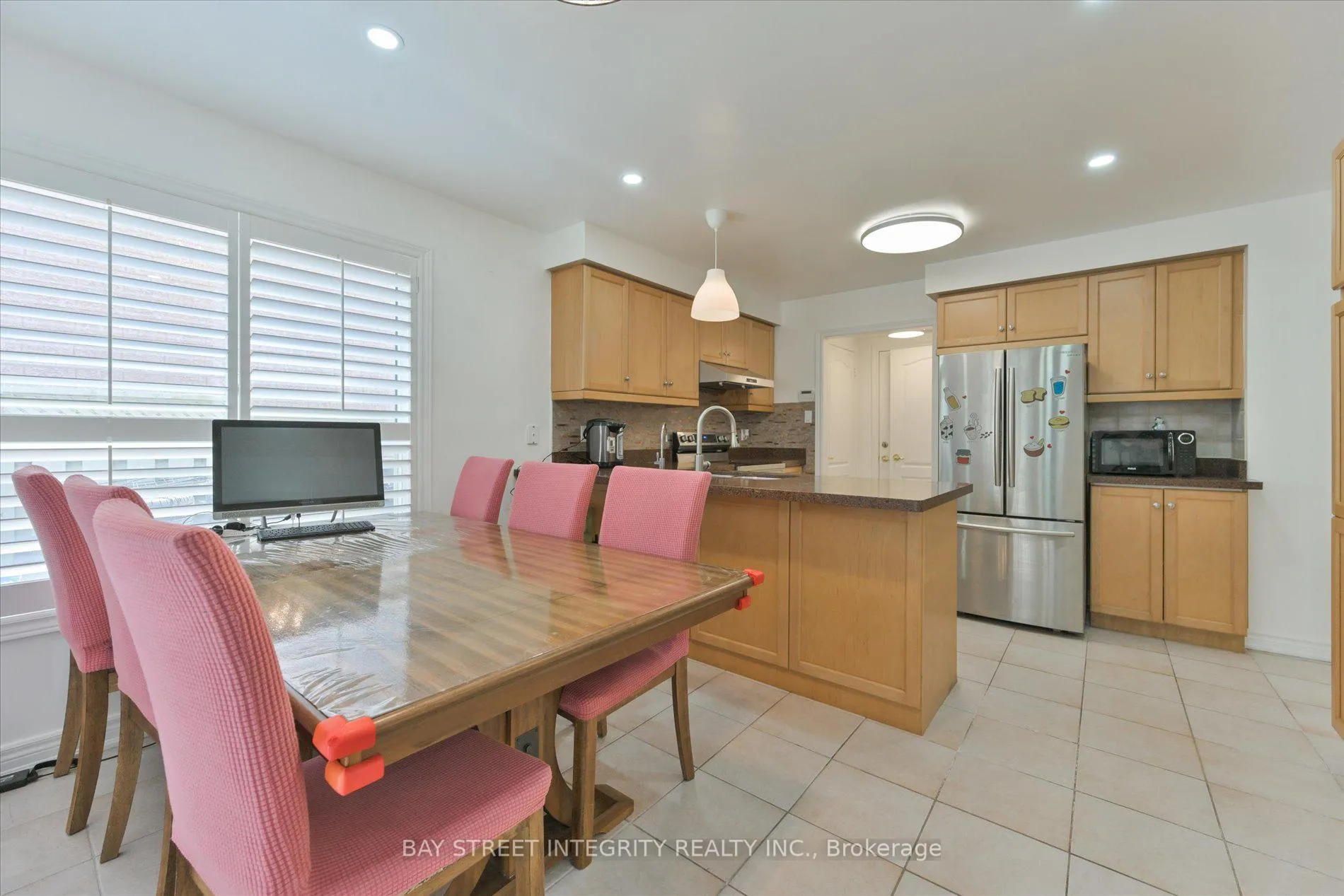 Photo 11 of 32 Sail Crescent, Vaughan, Vellore Village — HOMEH