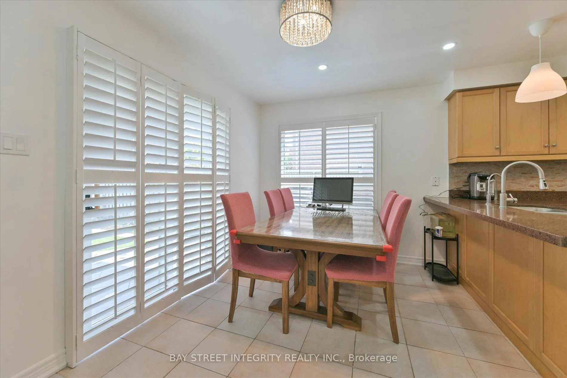 Photo 12 of 32 Sail Crescent, Vaughan, Vellore Village — HOMEH