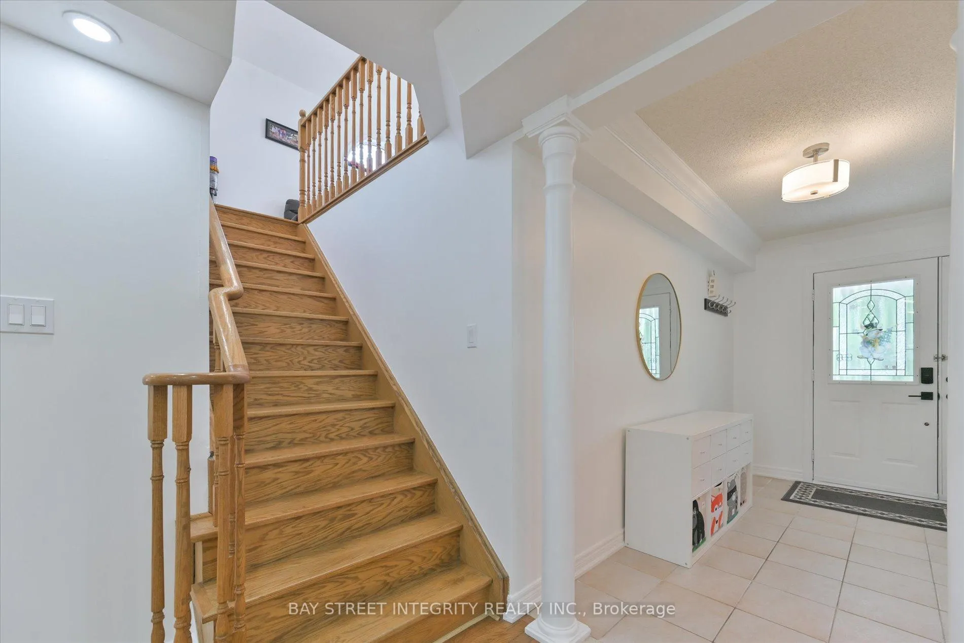Photo 13 of 32 Sail Crescent, Vaughan, Vellore Village — HOMEH
