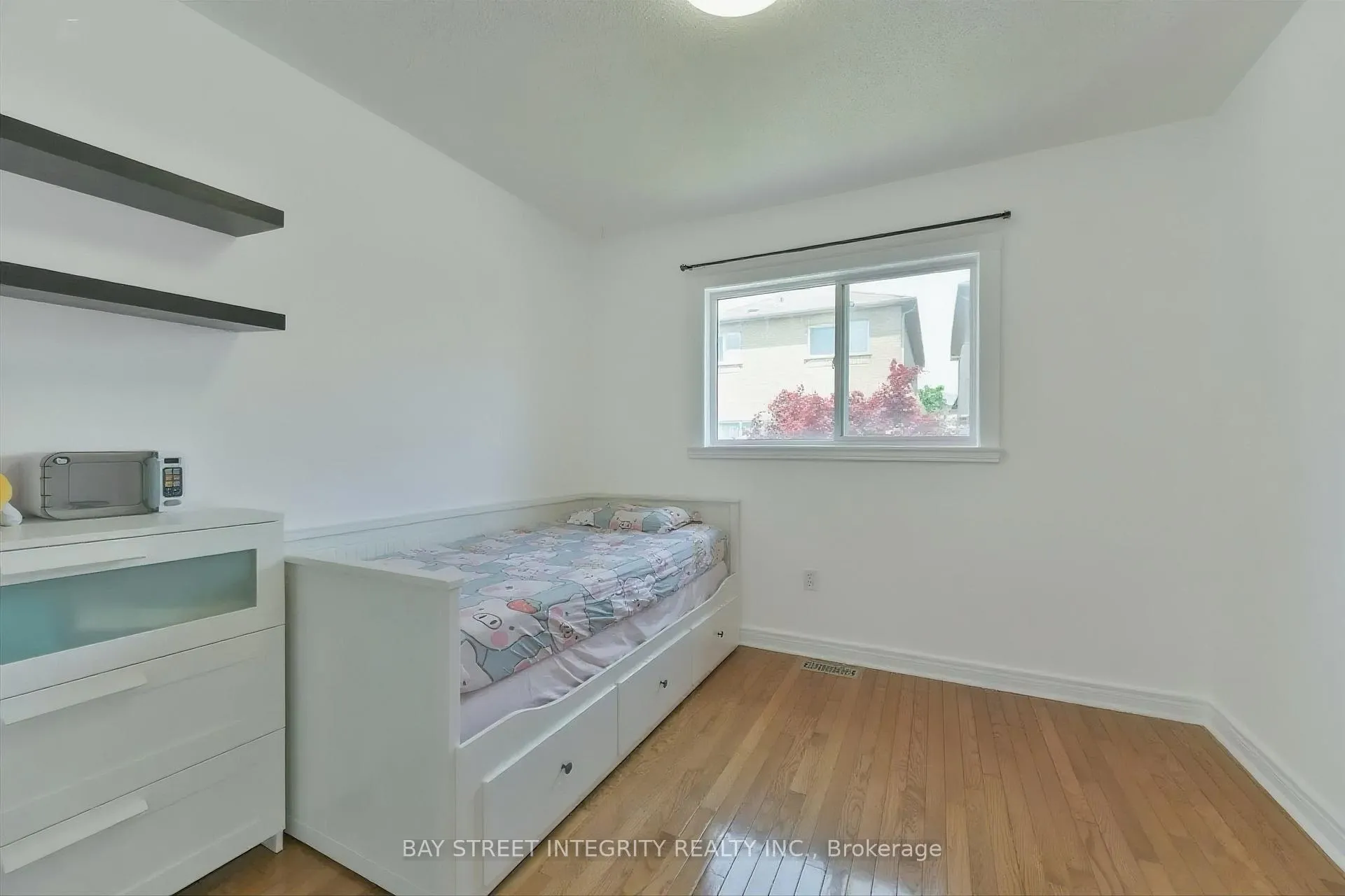 Photo 16 of 32 Sail Crescent, Vaughan, Vellore Village — HOMEH