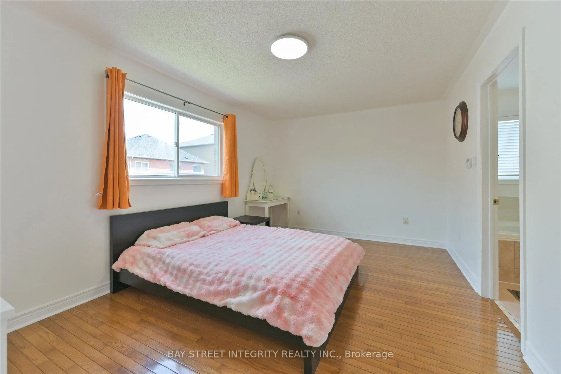 Photo 19 of 32 Sail Crescent, Vaughan, Vellore Village — HOMEH