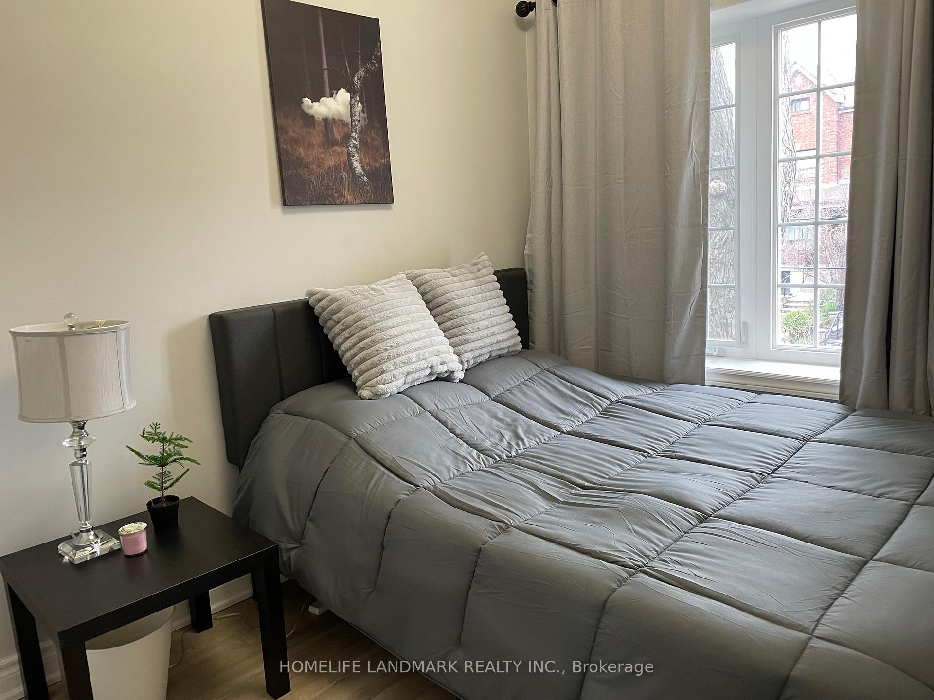 Photo 7 of 465 Shaw Street, Toronto, Palmerston-Little Italy — HOMEH