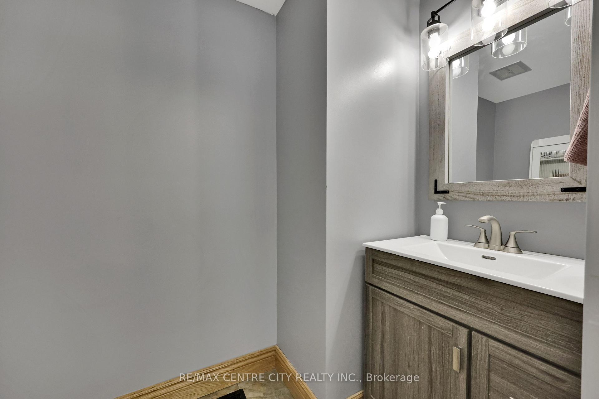 Photo 11 of 141 St Andrew Street E, Aylmer — HOMEH