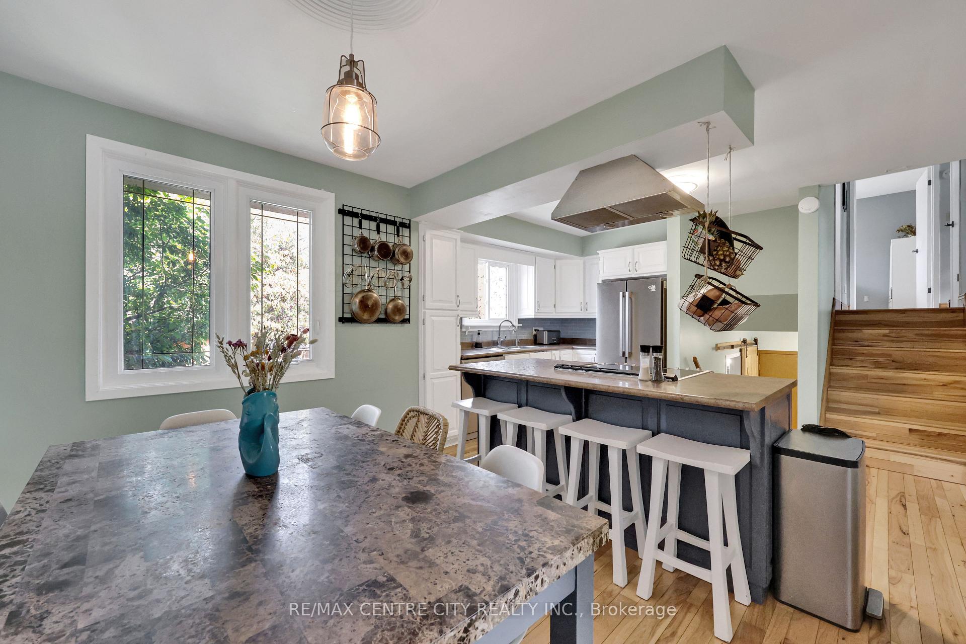 Photo 9 of 141 St Andrew Street E, Aylmer — HOMEH