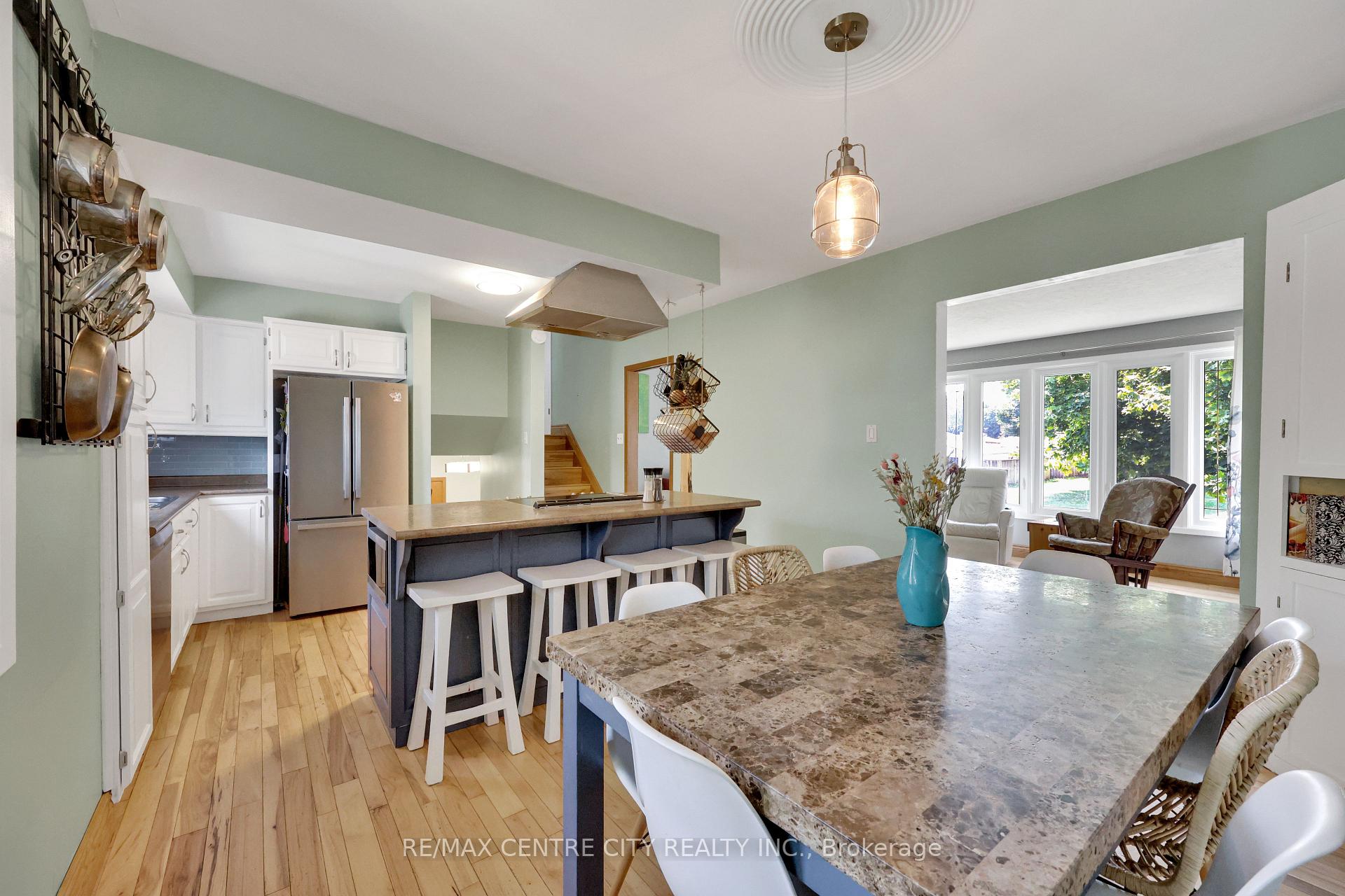 Photo 13 of 141 St Andrew Street E, Aylmer — HOMEH