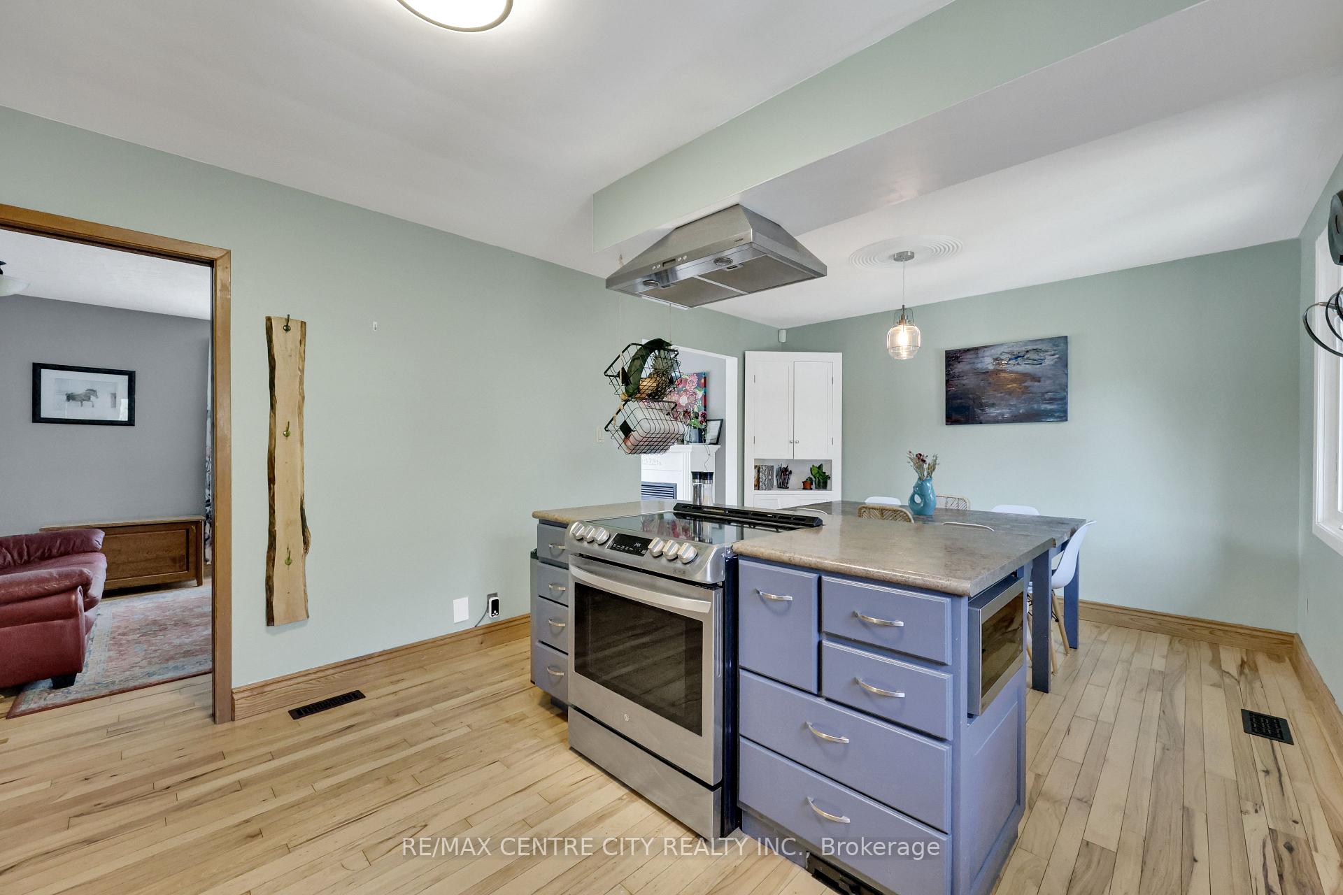 Photo 19 of 141 St Andrew Street E, Aylmer — HOMEH