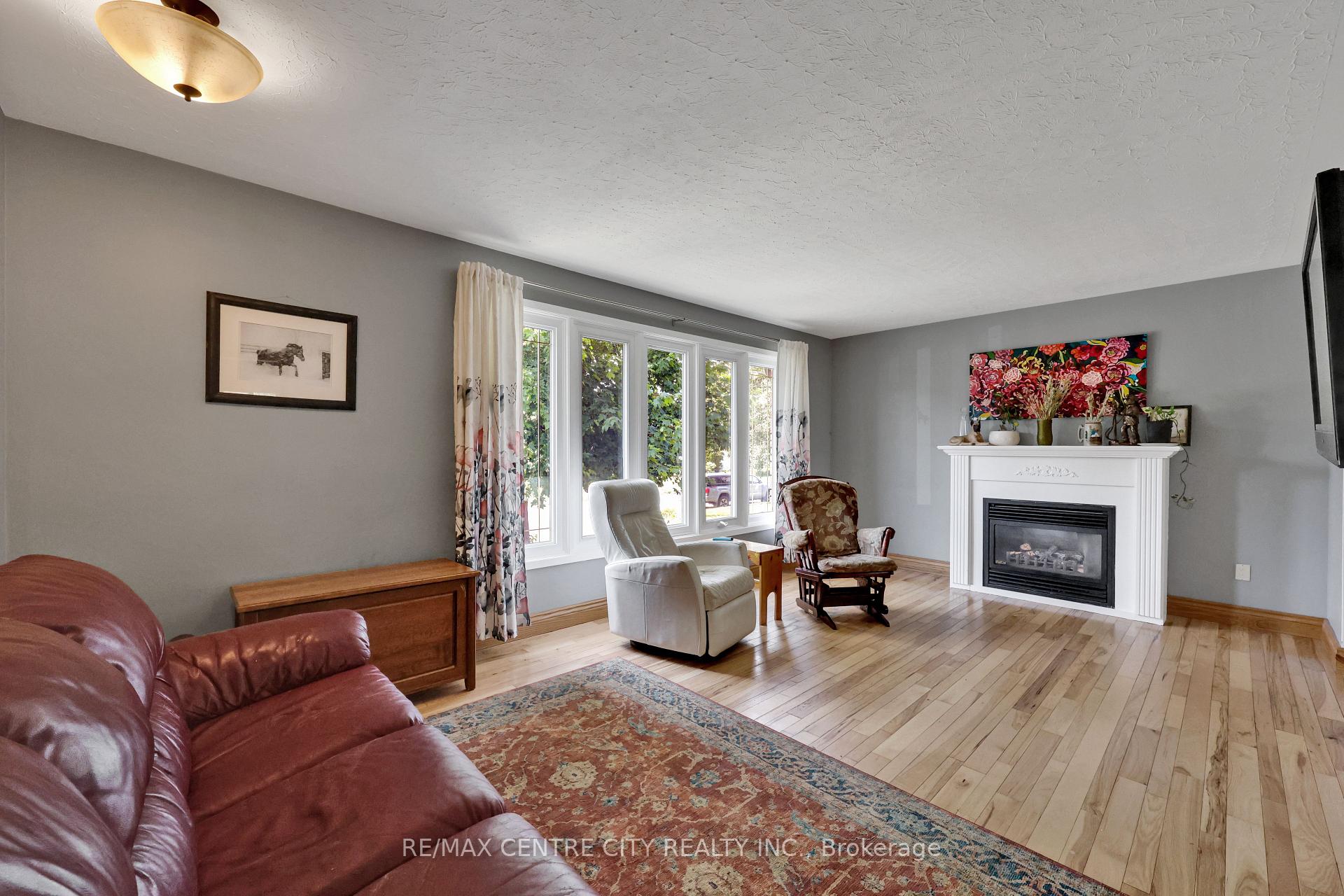 Photo 16 of 141 St Andrew Street E, Aylmer — HOMEH