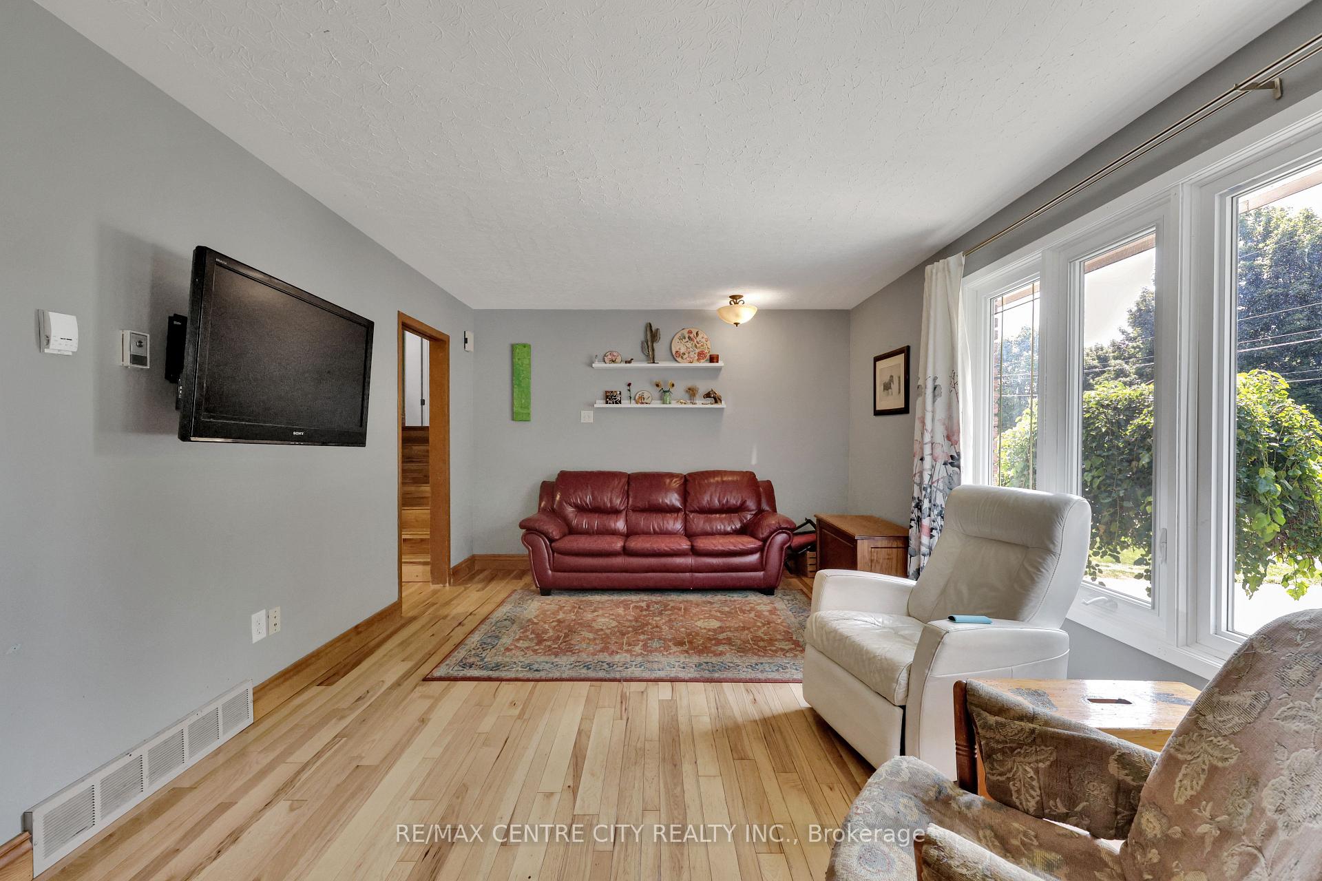 Photo 21 of 141 St Andrew Street E, Aylmer — HOMEH