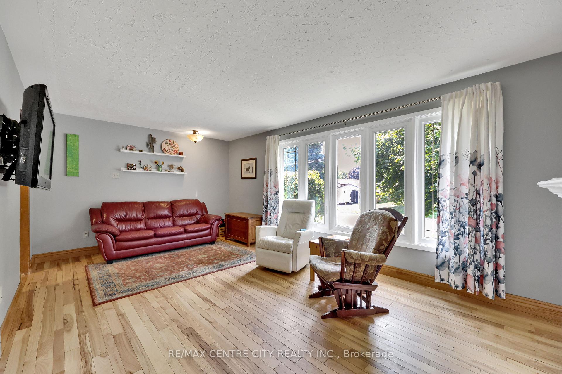 Photo 23 of 141 St Andrew Street E, Aylmer — HOMEH