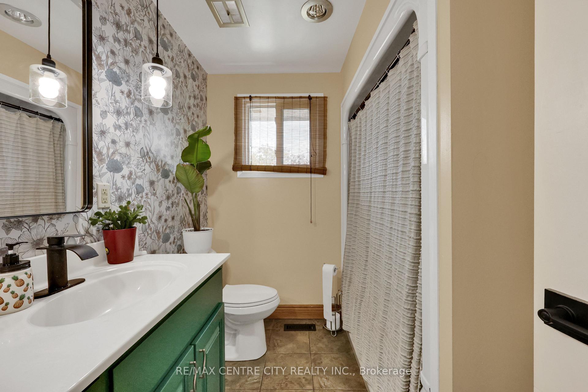 Photo 20 of 141 St Andrew Street E, Aylmer — HOMEH