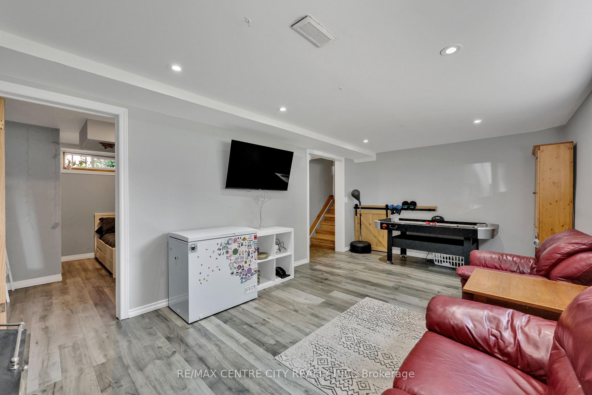 Photo 35 of 141 St Andrew Street E, Aylmer — HOMEH