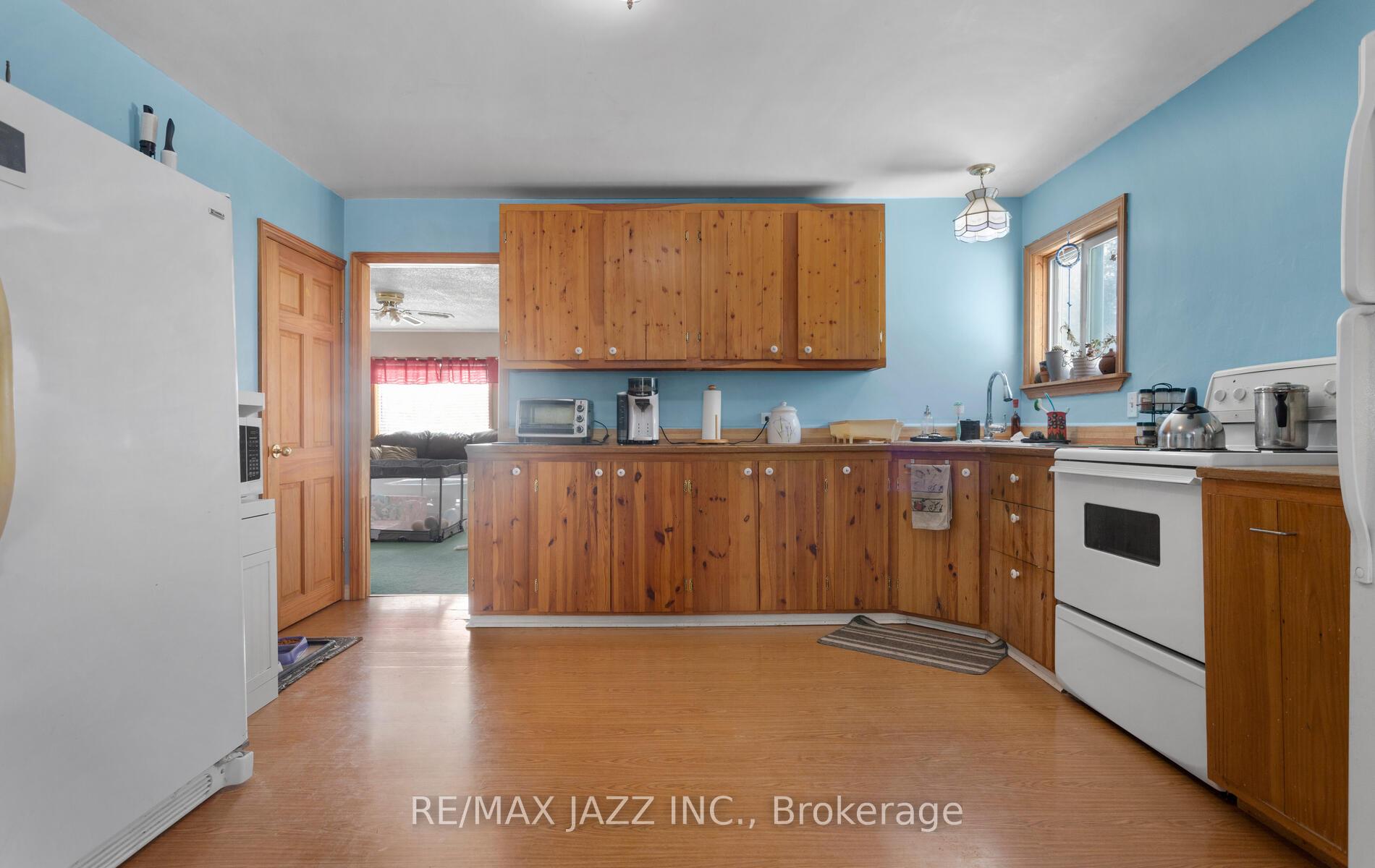 Photo 8 of 35 Maple Street, Uxbridge — HOMEH
