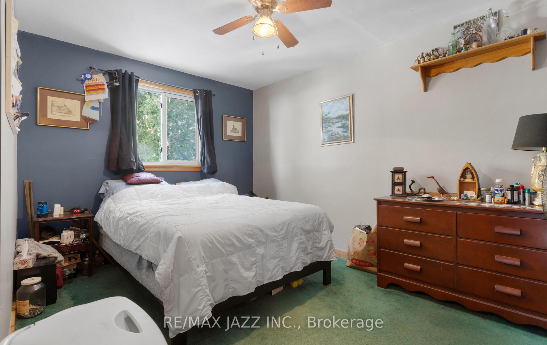 Photo 10 of 35 Maple Street, Uxbridge — HOMEH