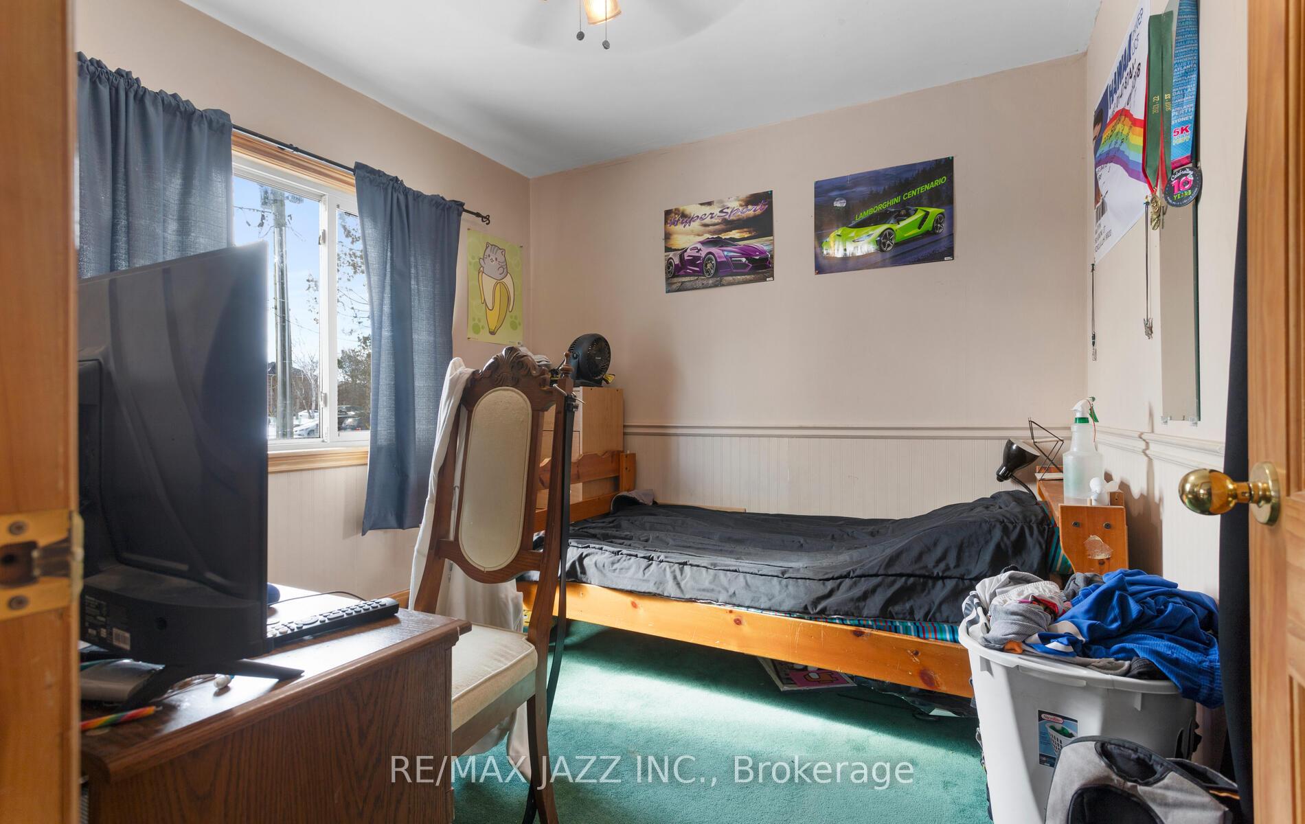 Photo 11 of 35 Maple Street, Uxbridge — HOMEH