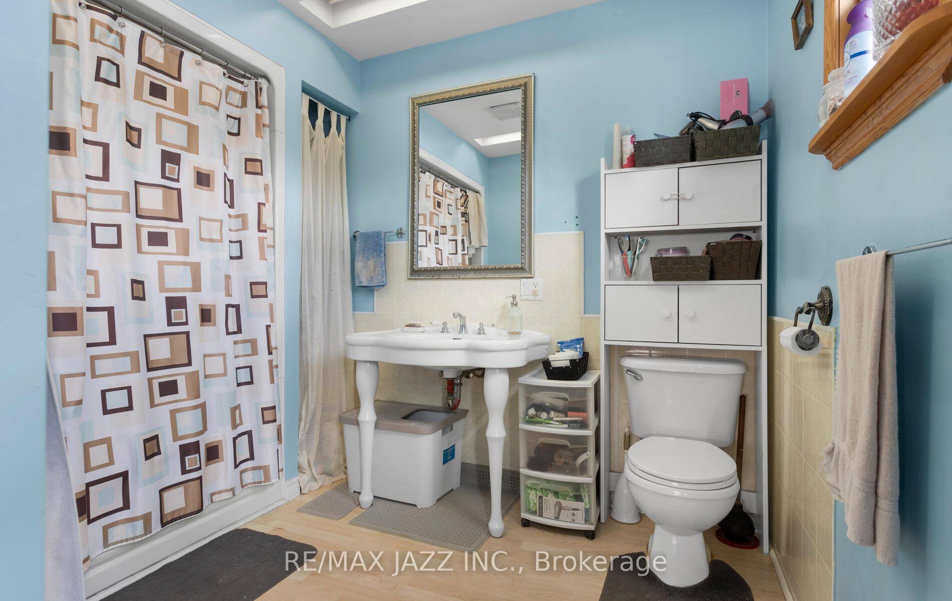 Photo 12 of 35 Maple Street, Uxbridge — HOMEH