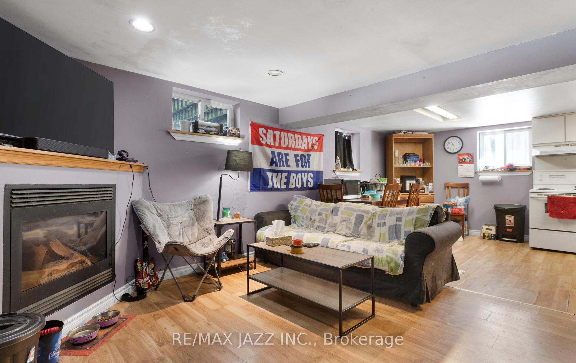 Photo 16 of 35 Maple Street, Uxbridge — HOMEH