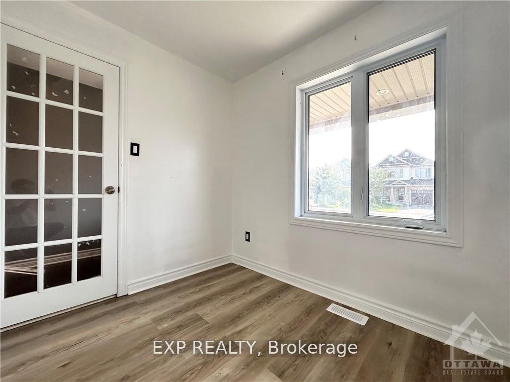 Photo 3 of 649 Clearbrook Drive, Ottawa, Barrhaven - Strandherd — HOMEH