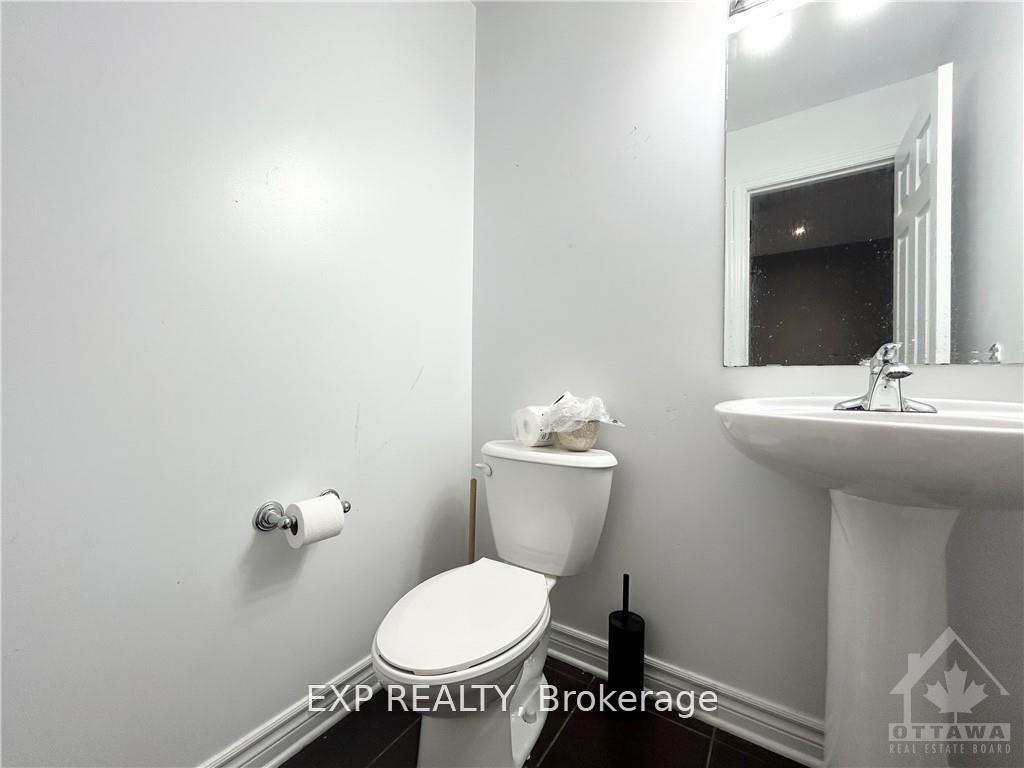 Photo 5 of 649 Clearbrook Drive, Ottawa, Barrhaven - Strandherd — HOMEH