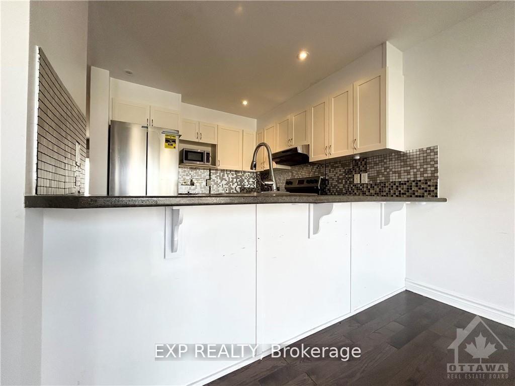 Photo 8 of 649 Clearbrook Drive, Ottawa, Barrhaven - Strandherd — HOMEH