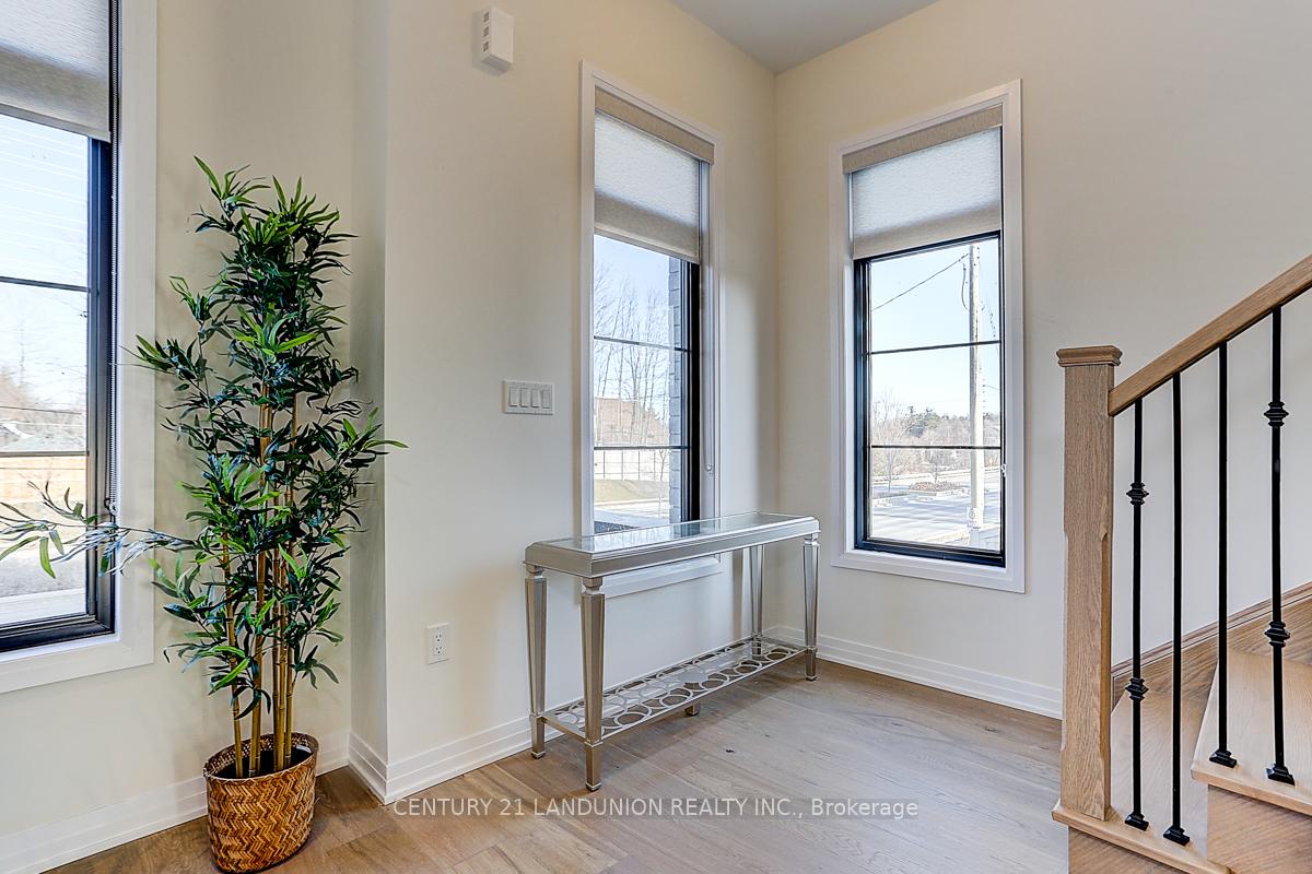 Photo 10 of 6 De La Roche Drive, Vaughan, Vellore Village — HOMEH