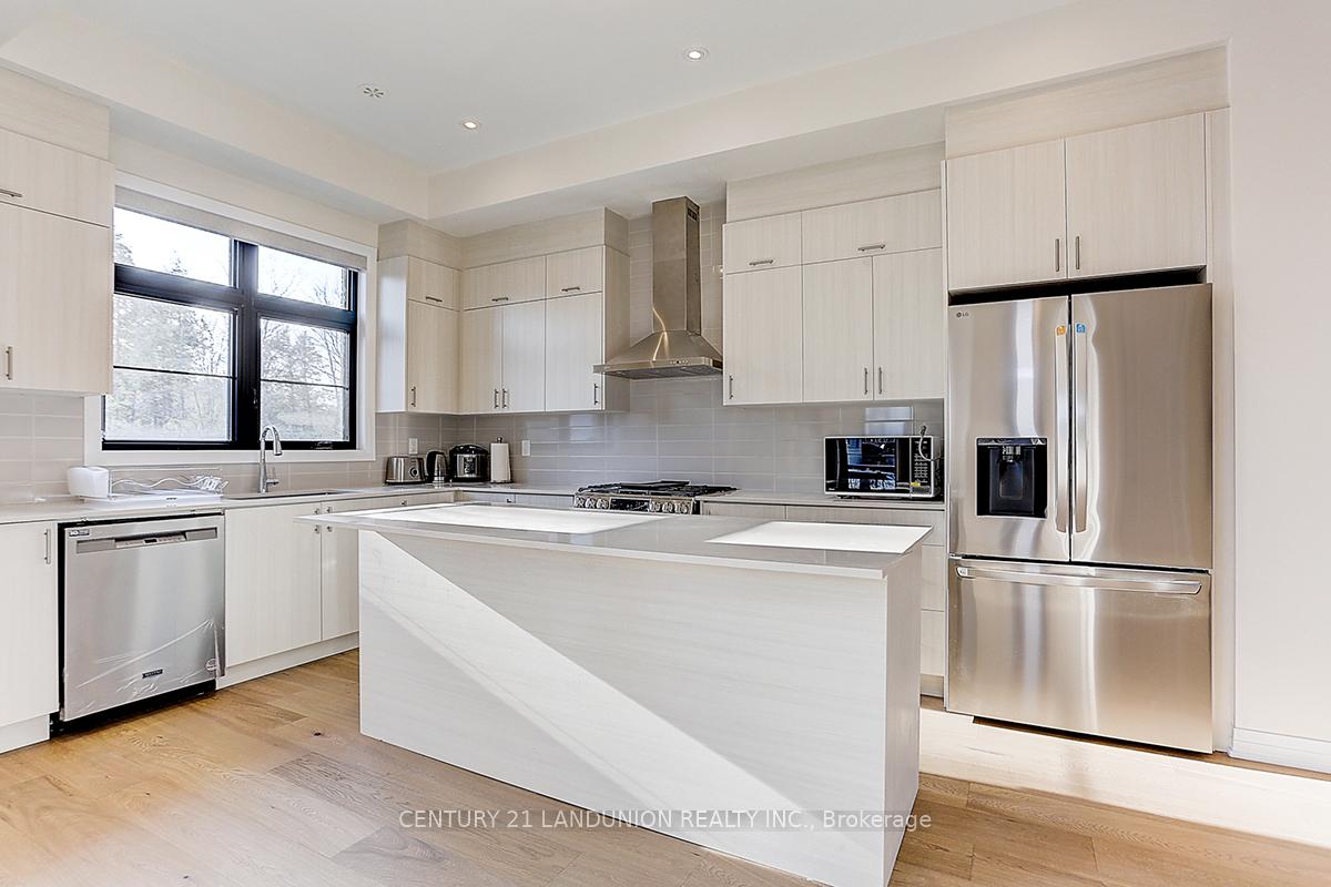 Photo 16 of 6 De La Roche Drive, Vaughan, Vellore Village — HOMEH