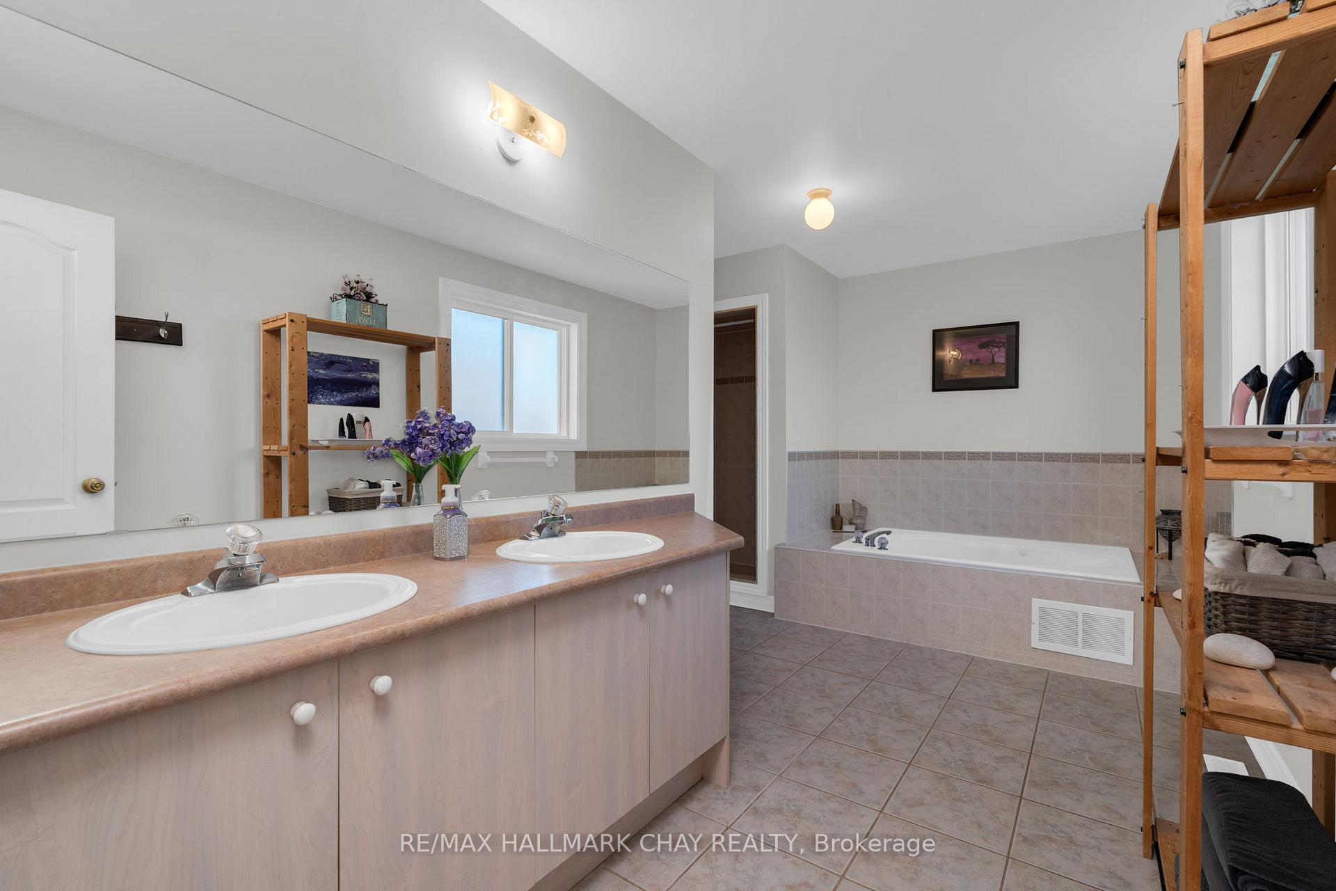 Photo 17 of 3 Meyer Avenue, Barrie, East Bayfield — HOMEH