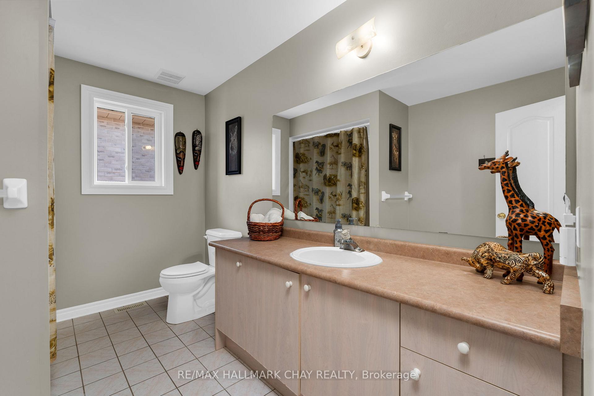 Photo 24 of 3 Meyer Avenue, Barrie, East Bayfield — HOMEH