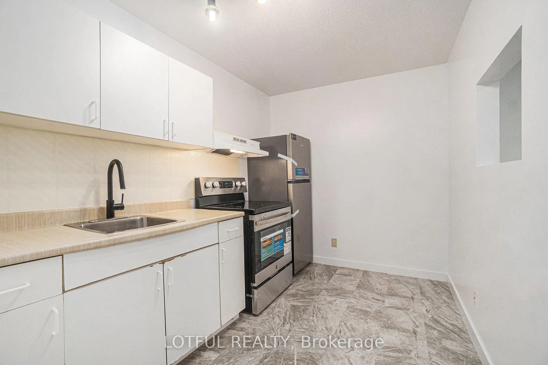 Photo 4 of Unit A, 185 Mcarthur Avenue, Ottawa, Vanier — HOMEH