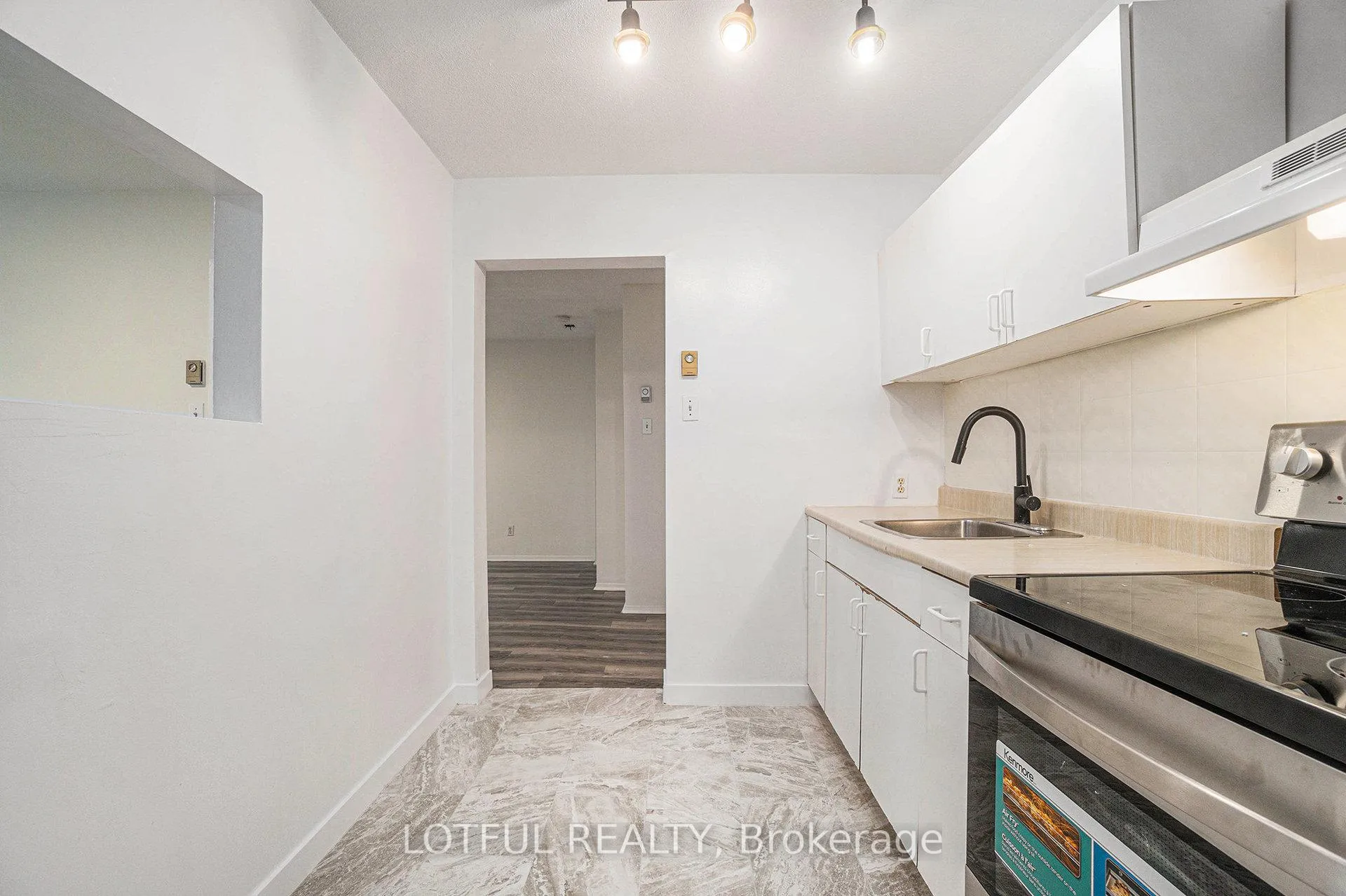 Photo 6 of Unit A, 185 Mcarthur Avenue, Ottawa, Vanier — HOMEH