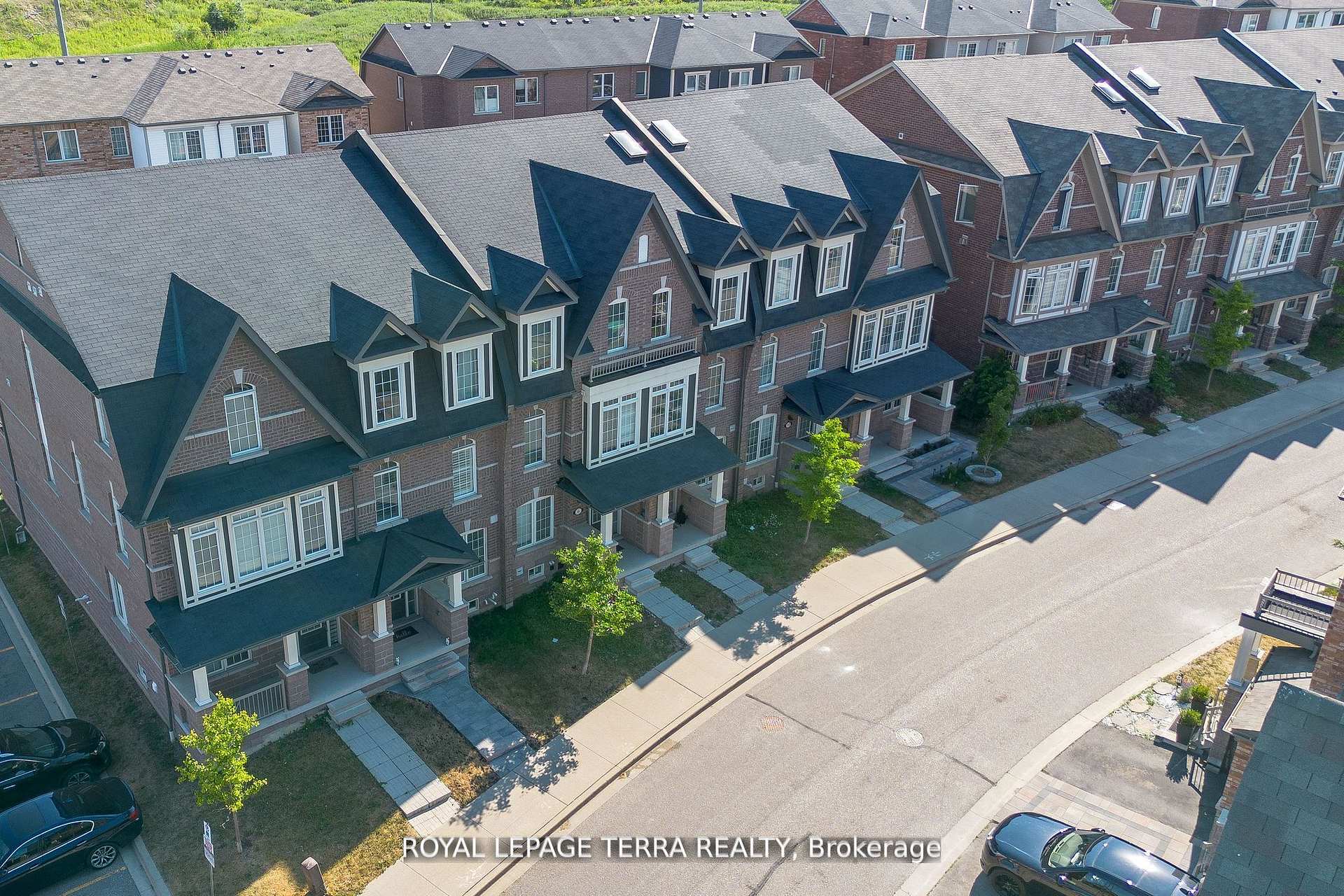 Photo 23 of 8 Graywardine Lane, Ajax, Northeast Ajax — HOMEH