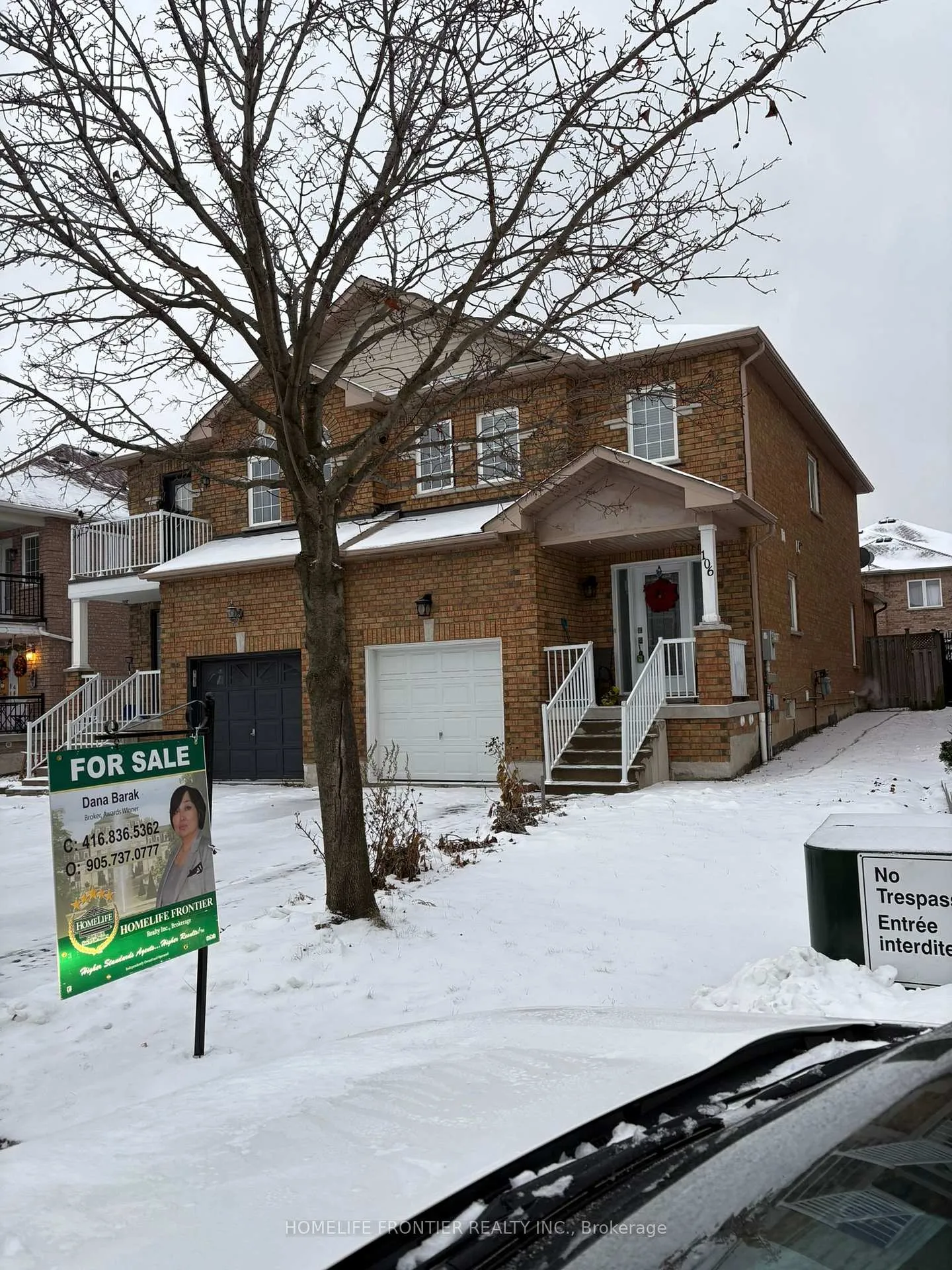 Front of 106 Casabel Drive W