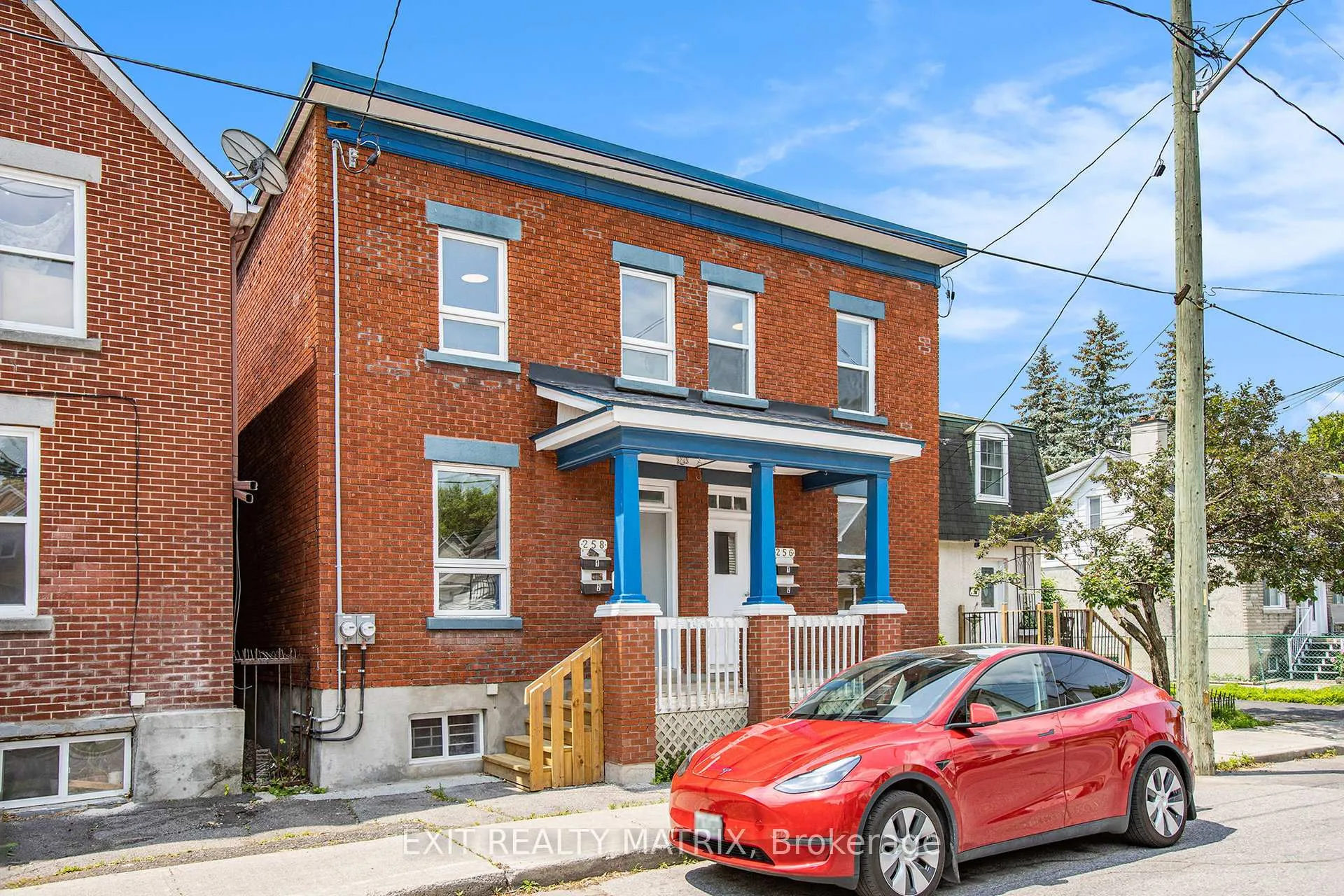 Photo 2 of Unit 2, 258 Park Street, Ottawa, Vanier — HOMEH