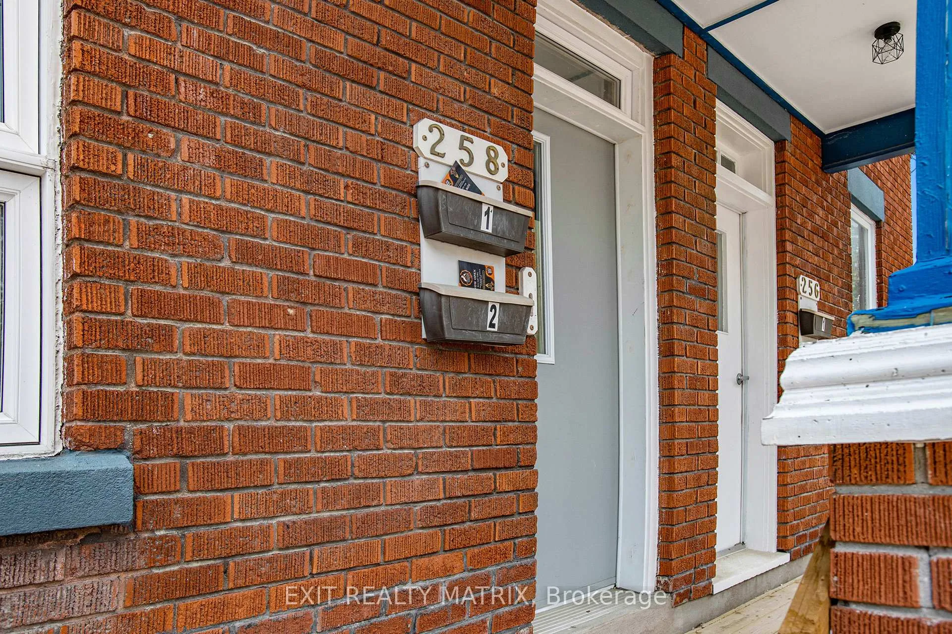 Photo 3 of Unit 2, 258 Park Street, Ottawa, Vanier — HOMEH