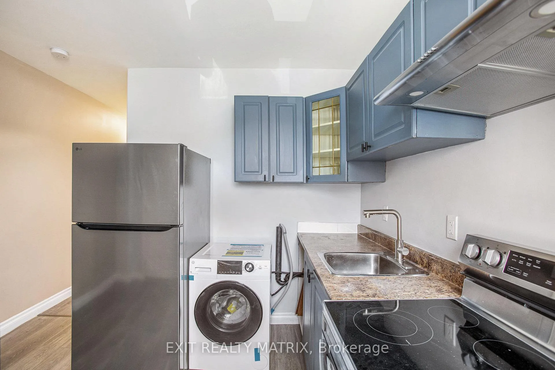 Photo 4 of Unit 2, 258 Park Street, Ottawa, Vanier — HOMEH