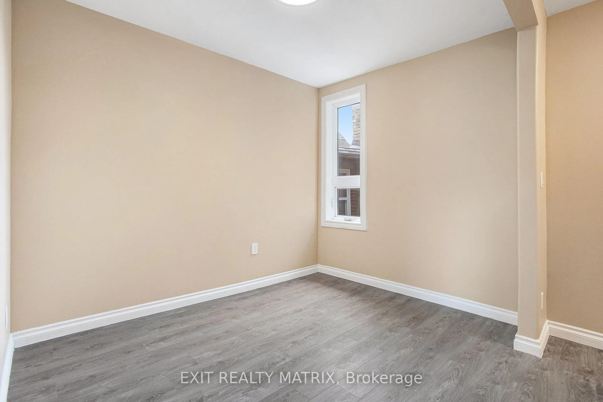 Photo 9 of Unit 2, 258 Park Street, Ottawa, Vanier — HOMEH