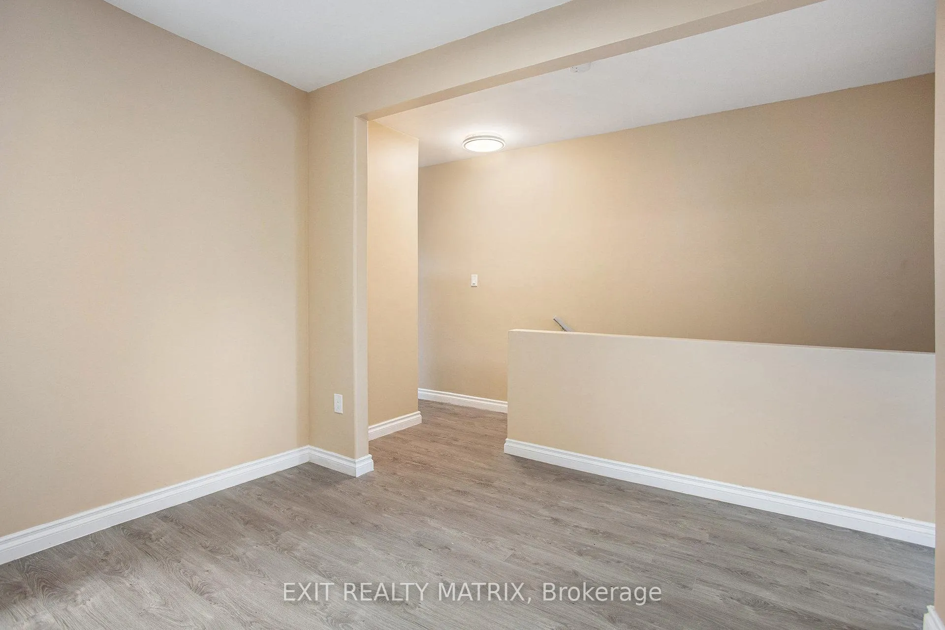 Photo 10 of Unit 2, 258 Park Street, Ottawa, Vanier — HOMEH