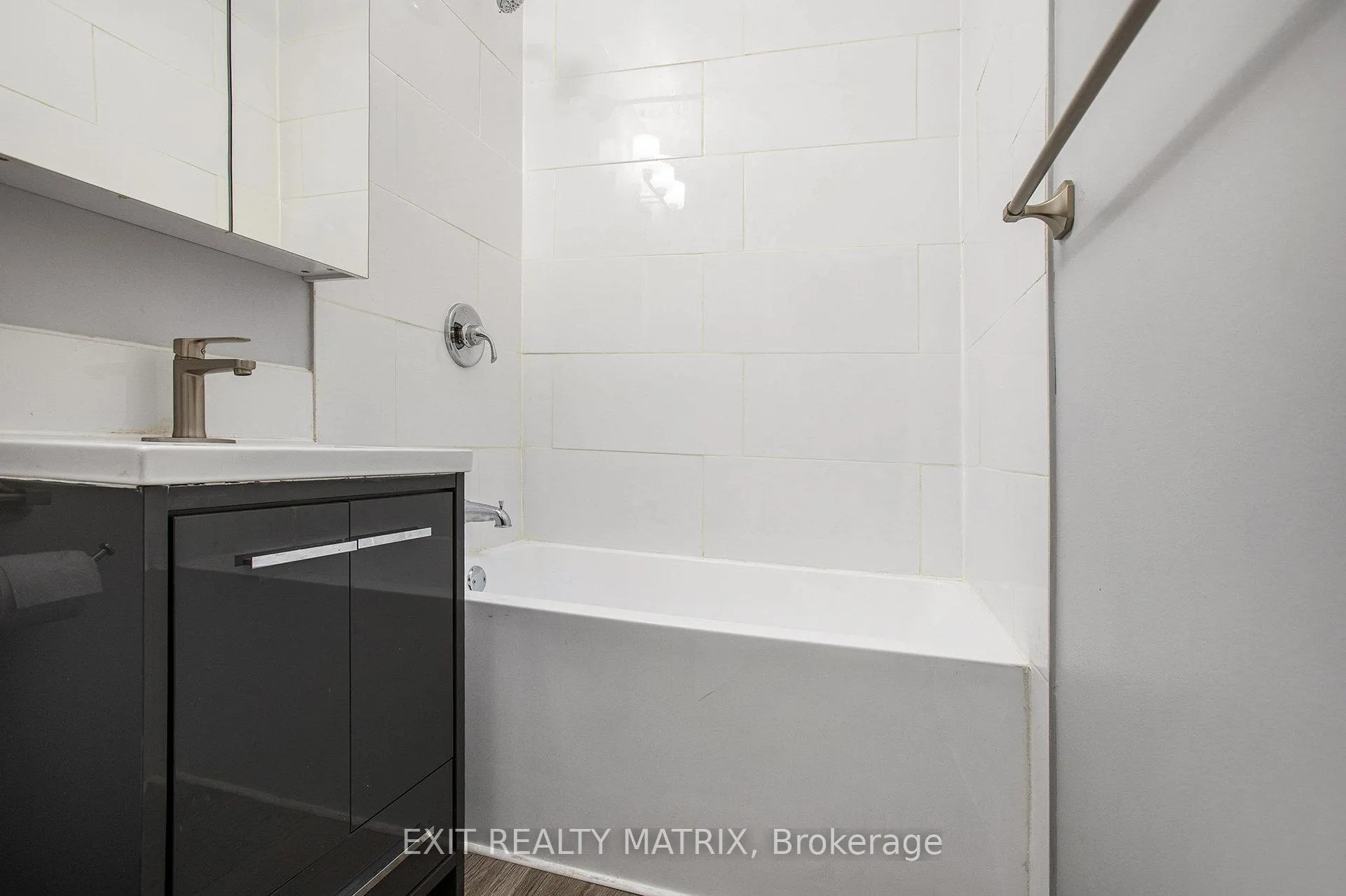 Photo 11 of Unit 2, 258 Park Street, Ottawa, Vanier — HOMEH