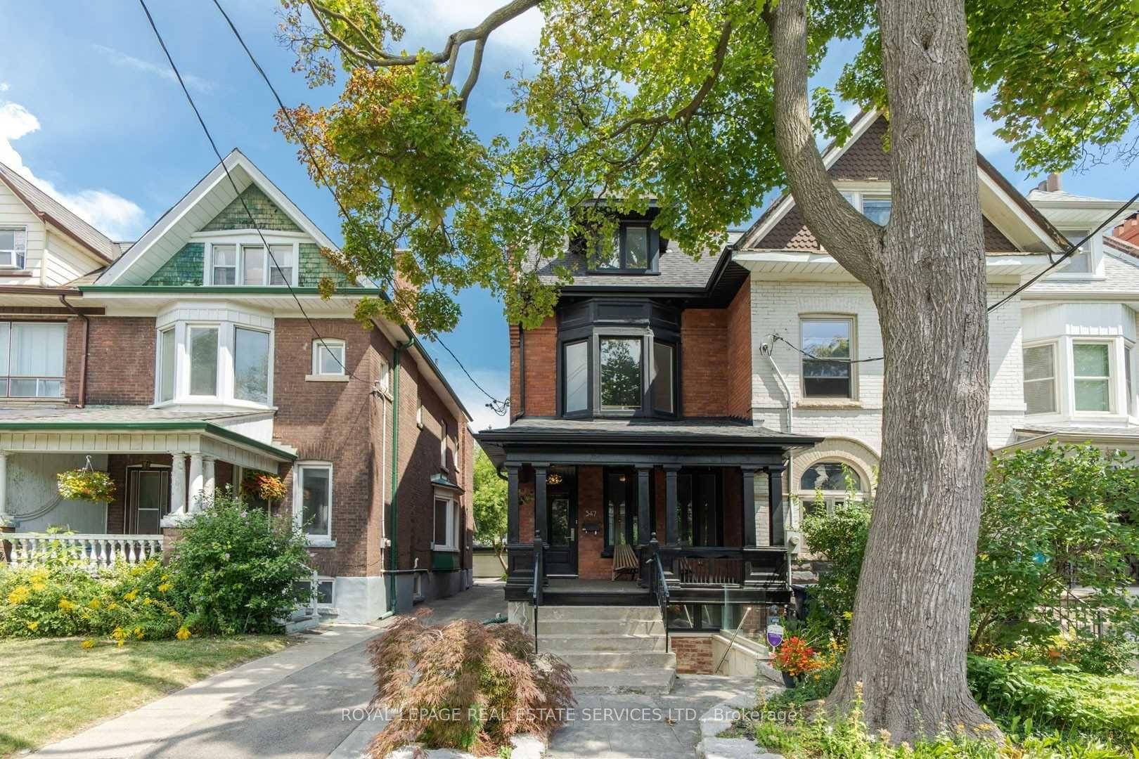 Front of 547 Dovercourt Road